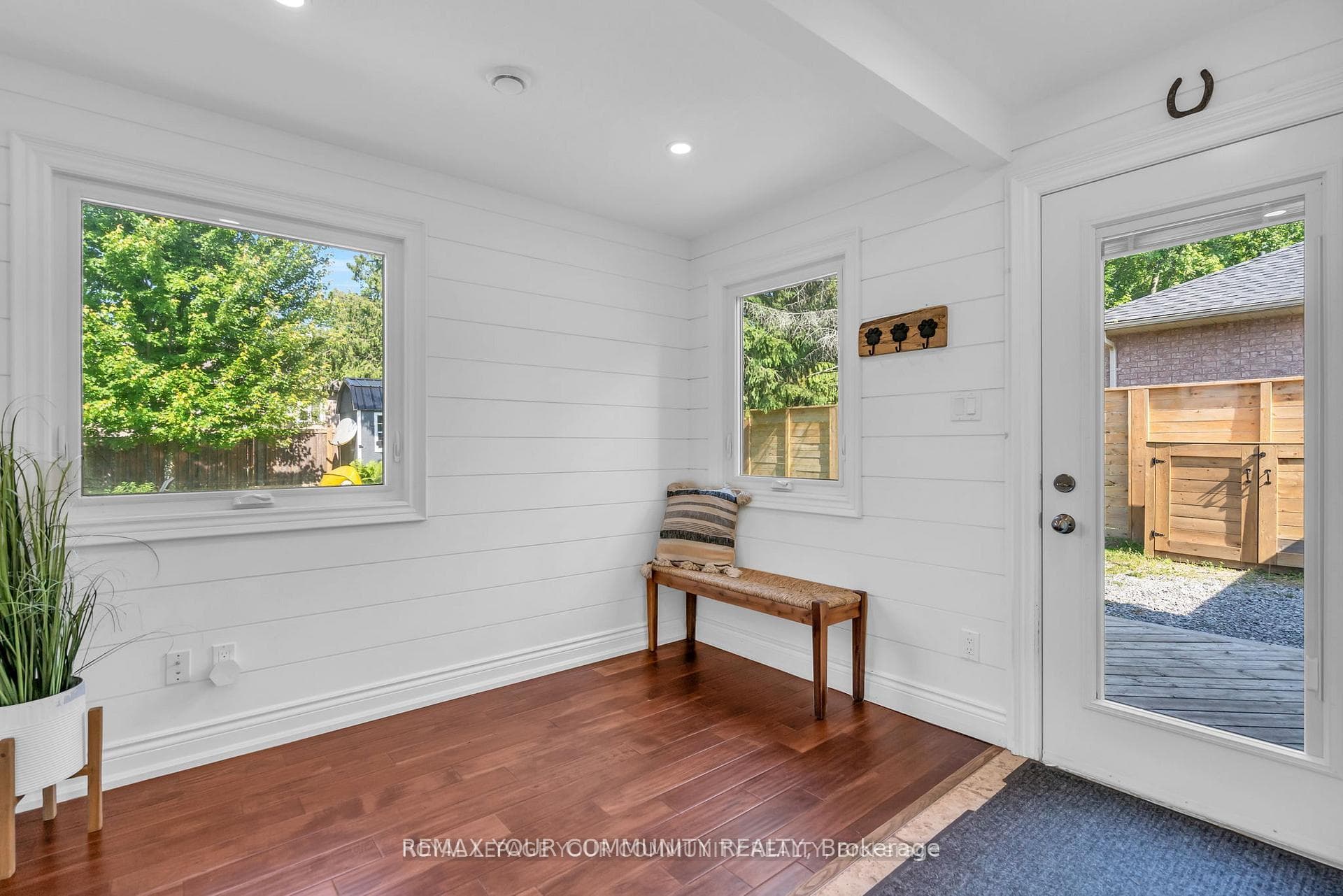 21039 Dalton Road photo 16
