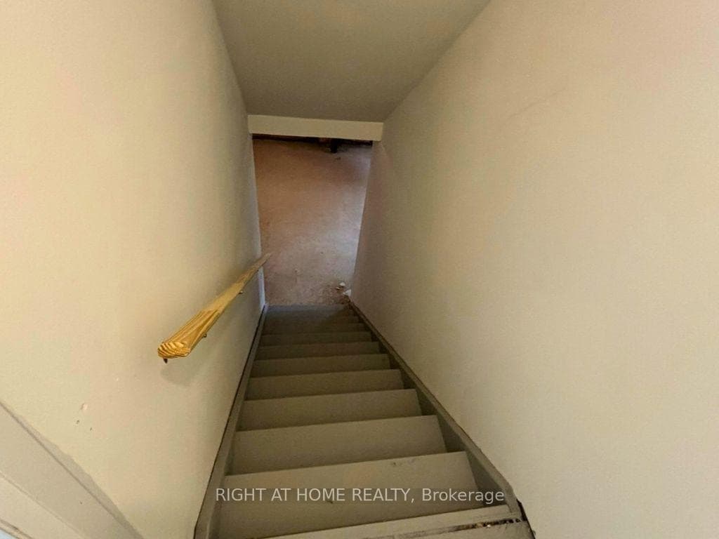 95 Hitchman Street photo 24