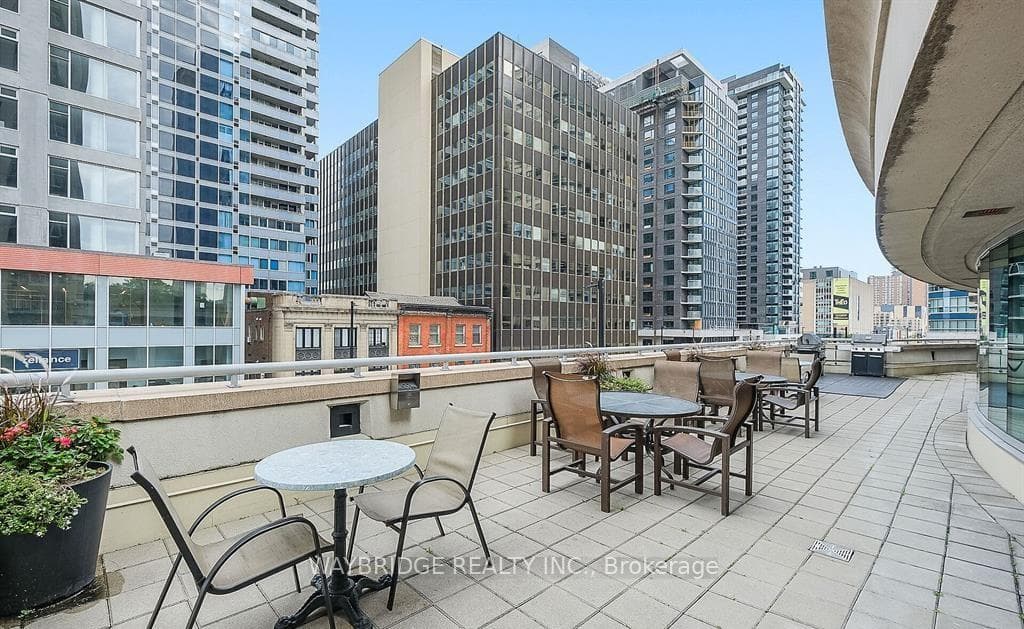 200 Rideau Street Unit 906 photo 16