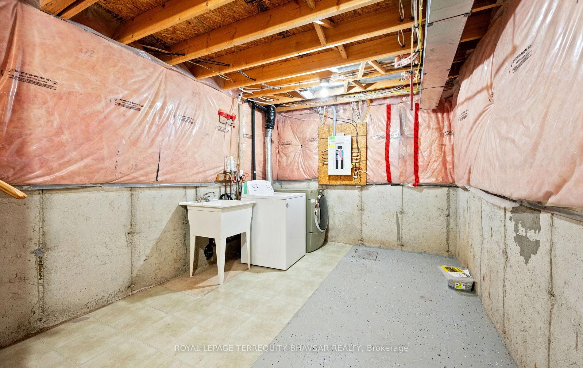 111 Parkvale Drive photo 41