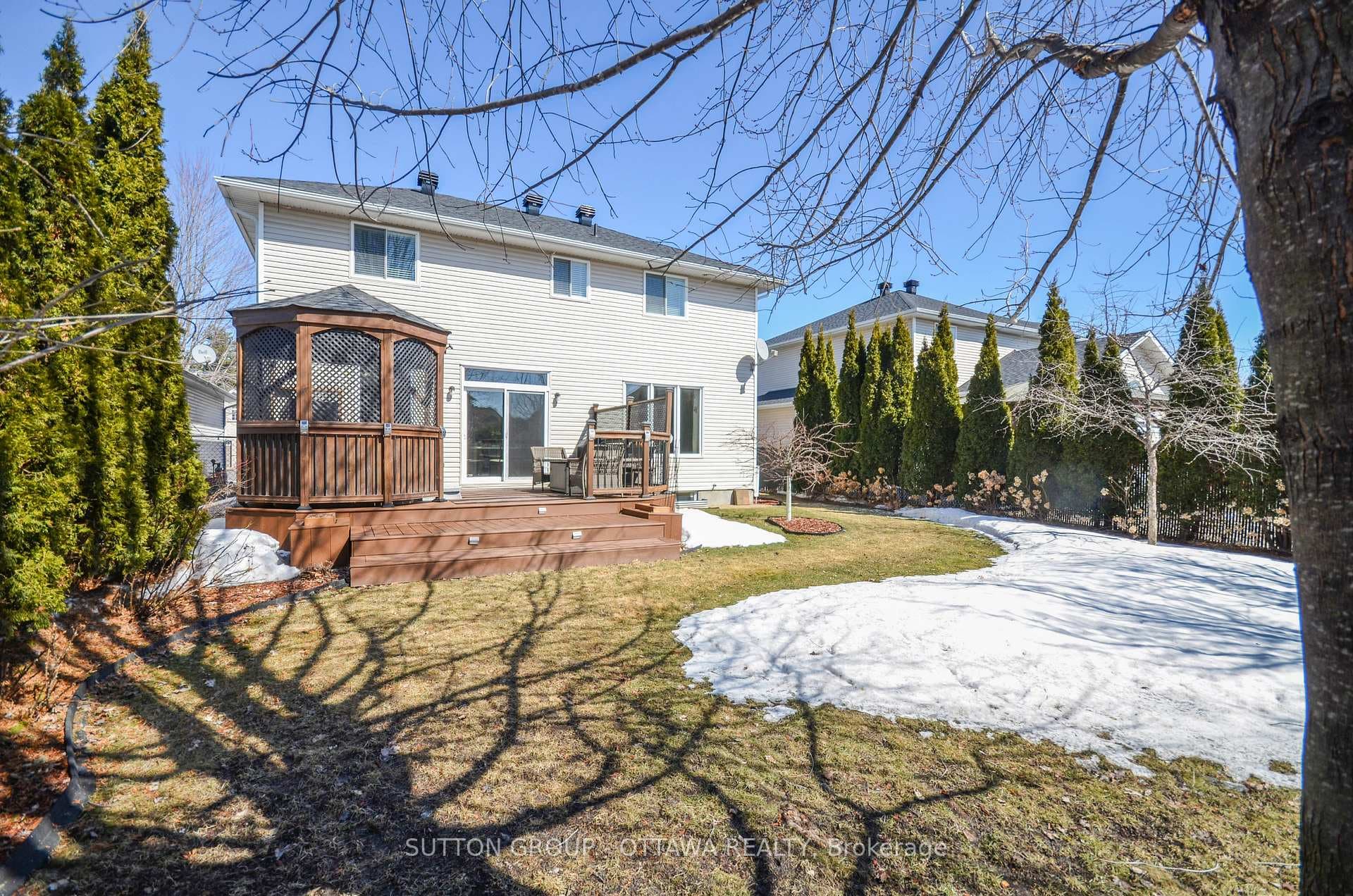 1812 Heatherstone Crescent photo 23