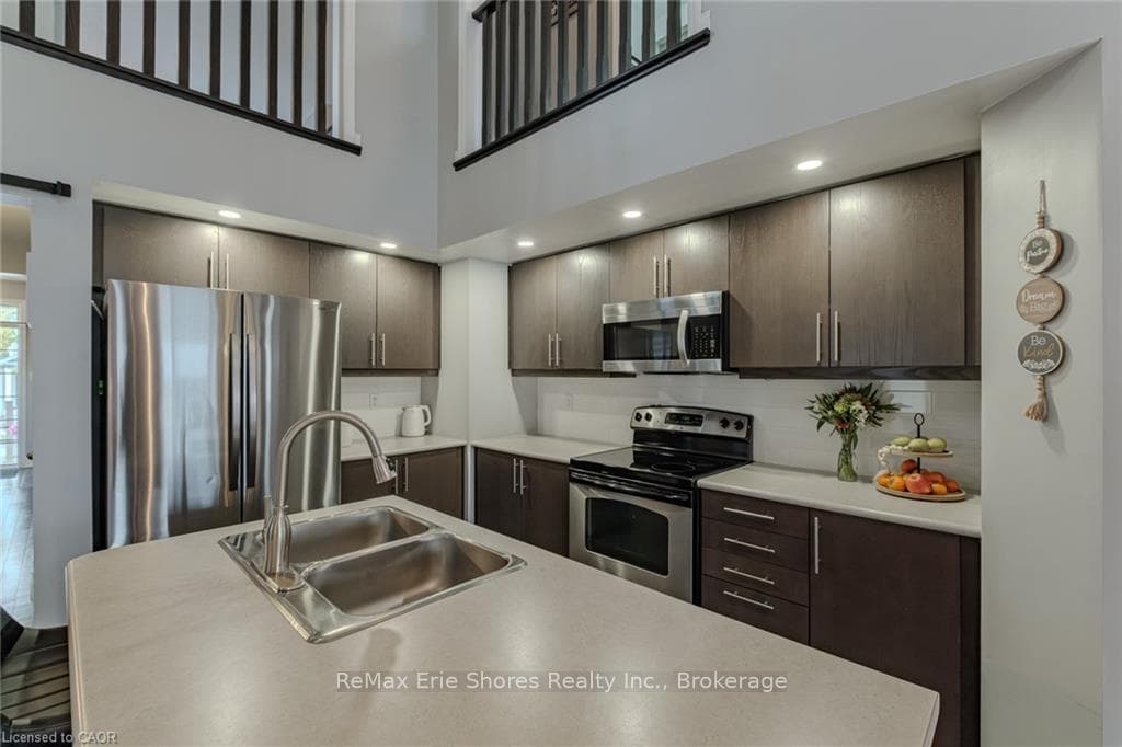 73 English Lane photo 8