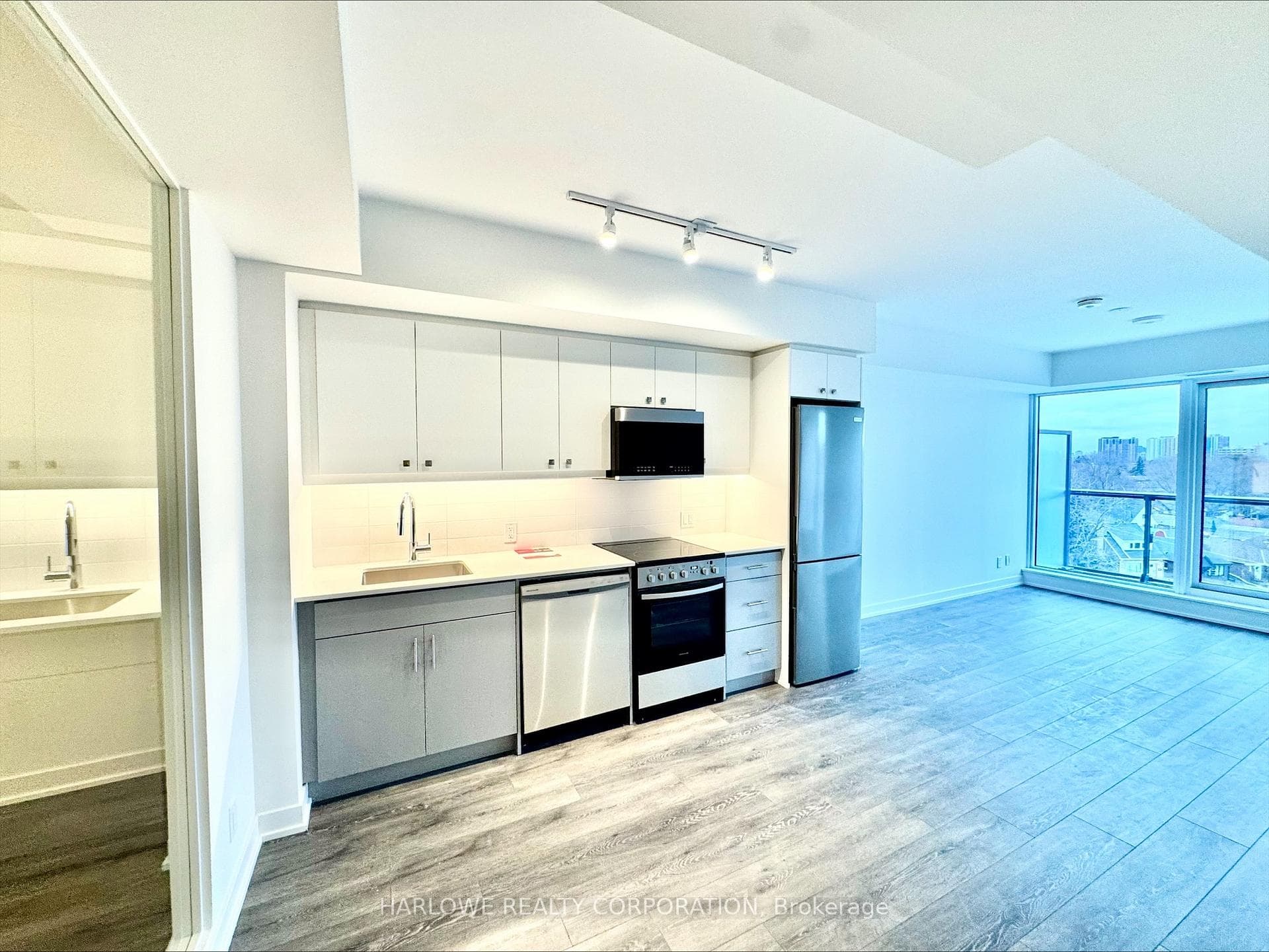 2 Manderley Drive Unit 609 photo 9