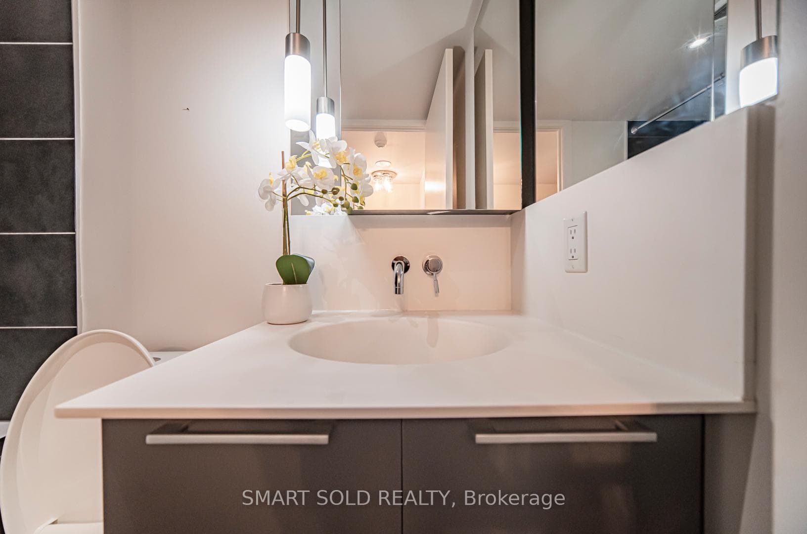 650 King Street Unit 106 photo 25