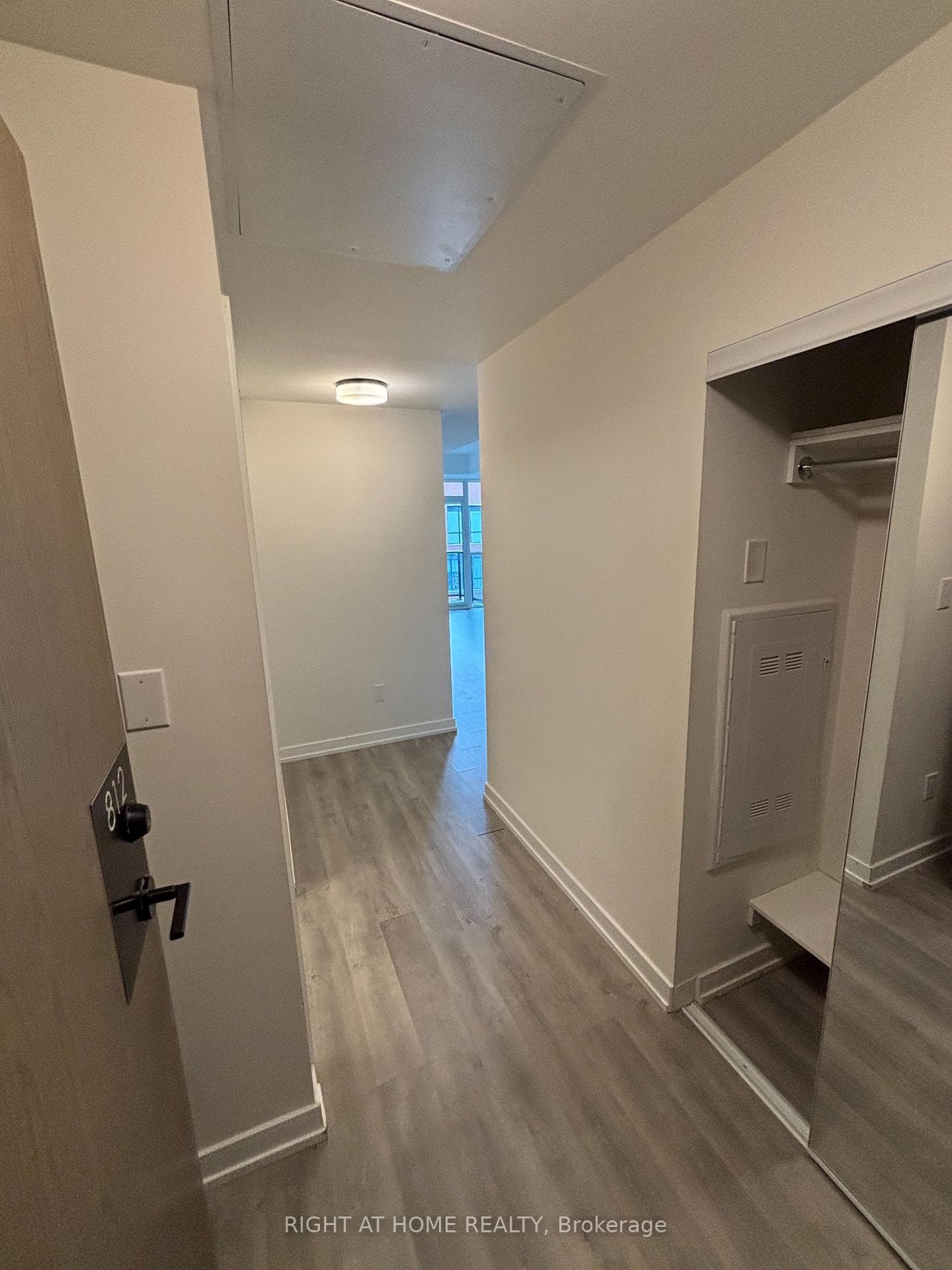 2300 St. Clair Avenue Unit 812 photo 4