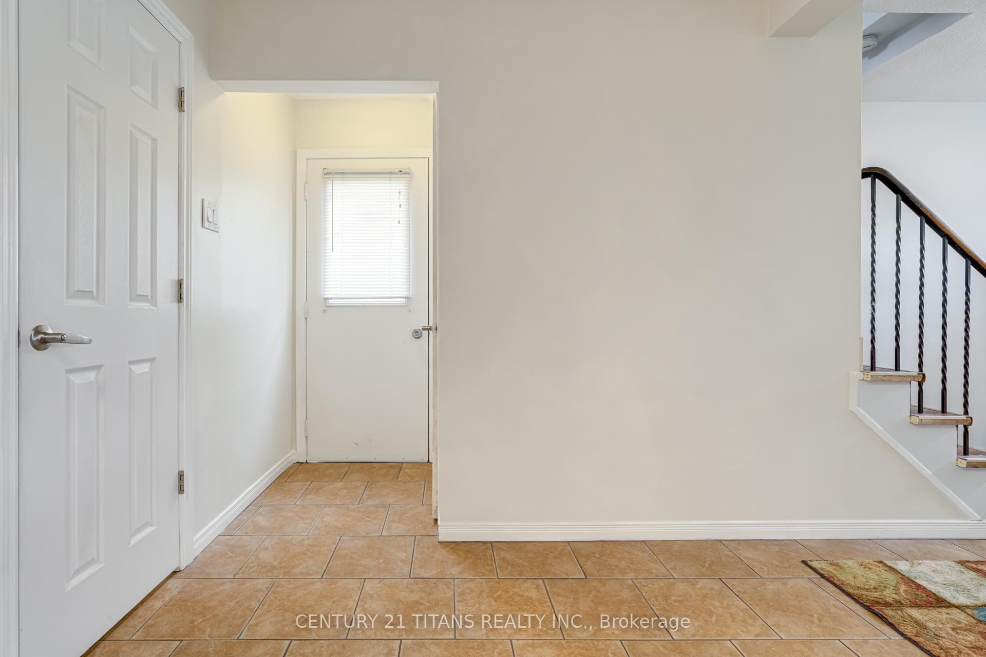 1086 Venus Crescent photo 26