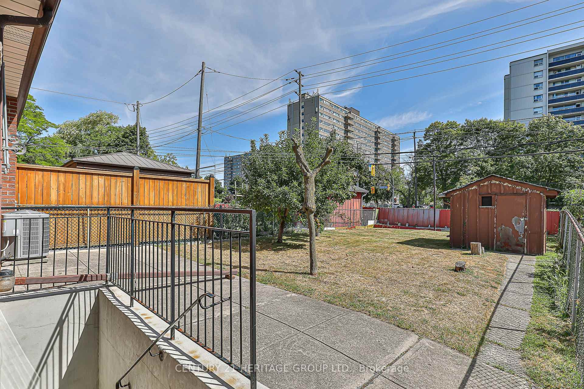 107 Hazelnut Crescent photo 26
