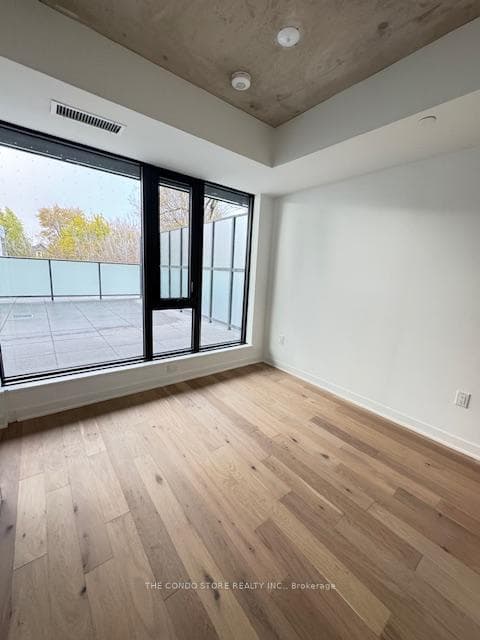 2625 Dundas Street Unit 303 photo 12