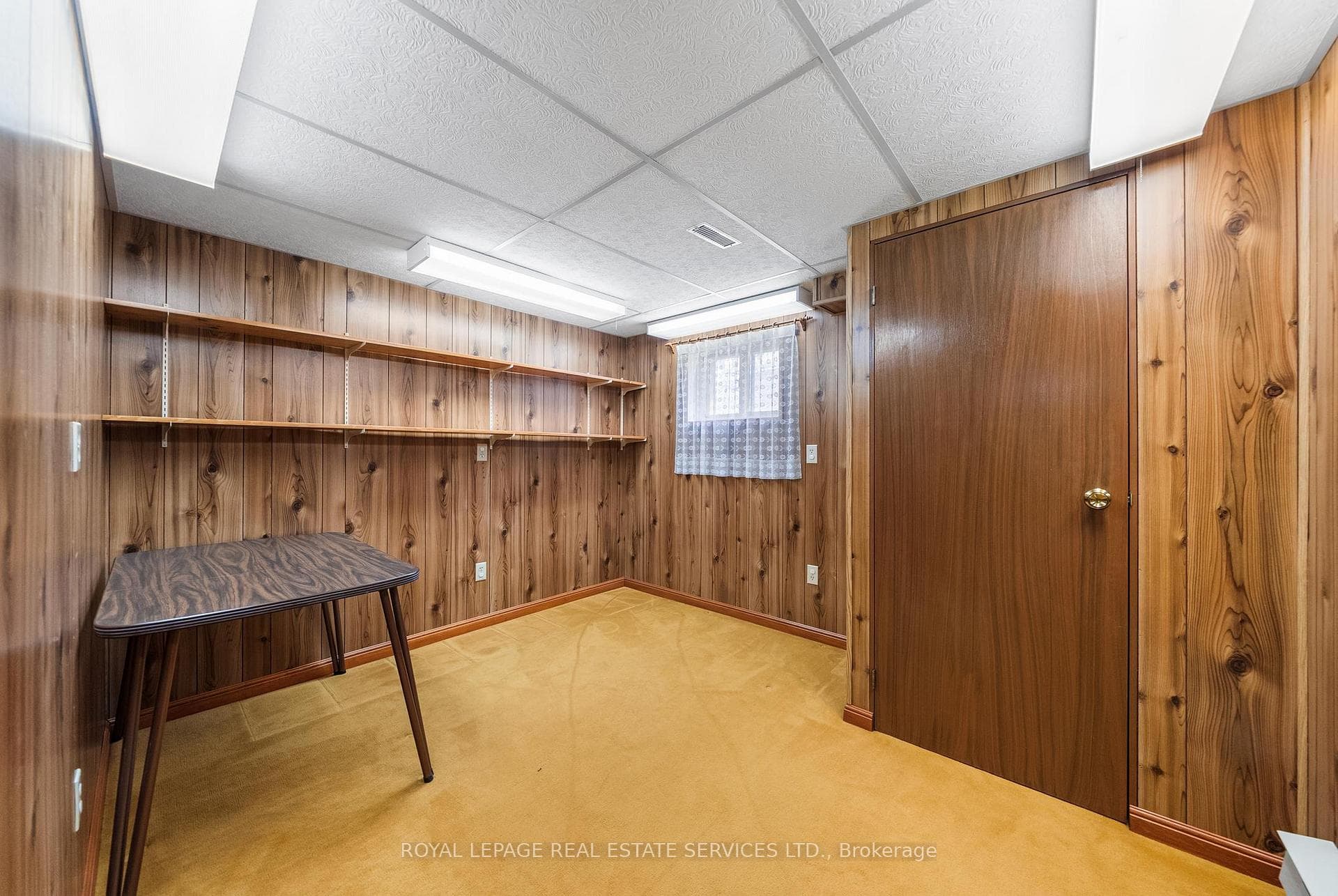Basement Bedroom w/ Closet