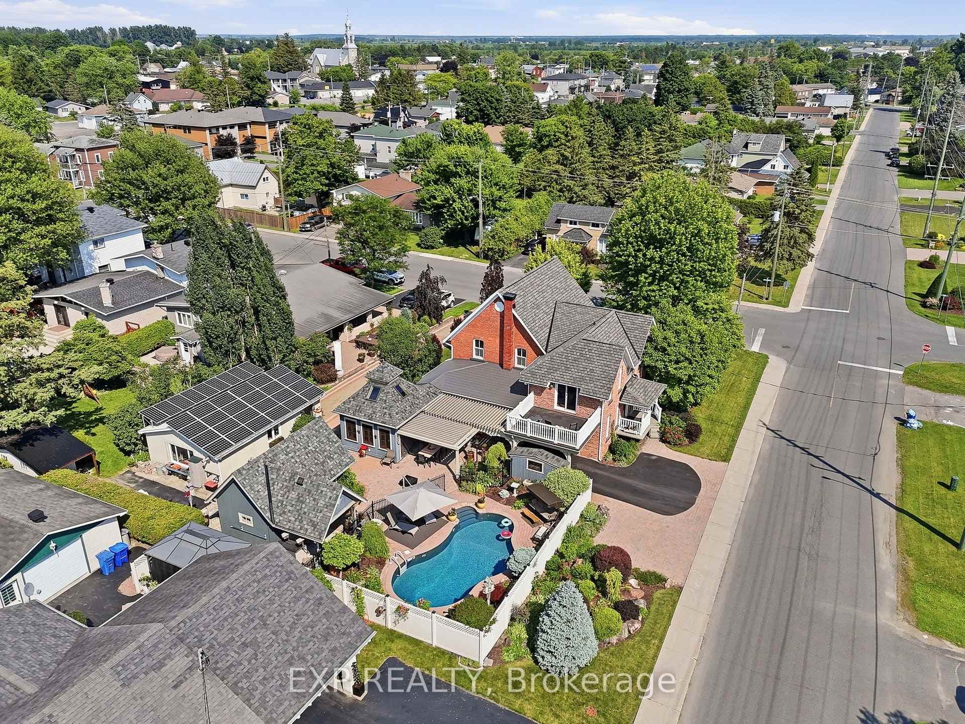 702 Dollard Street photo 35