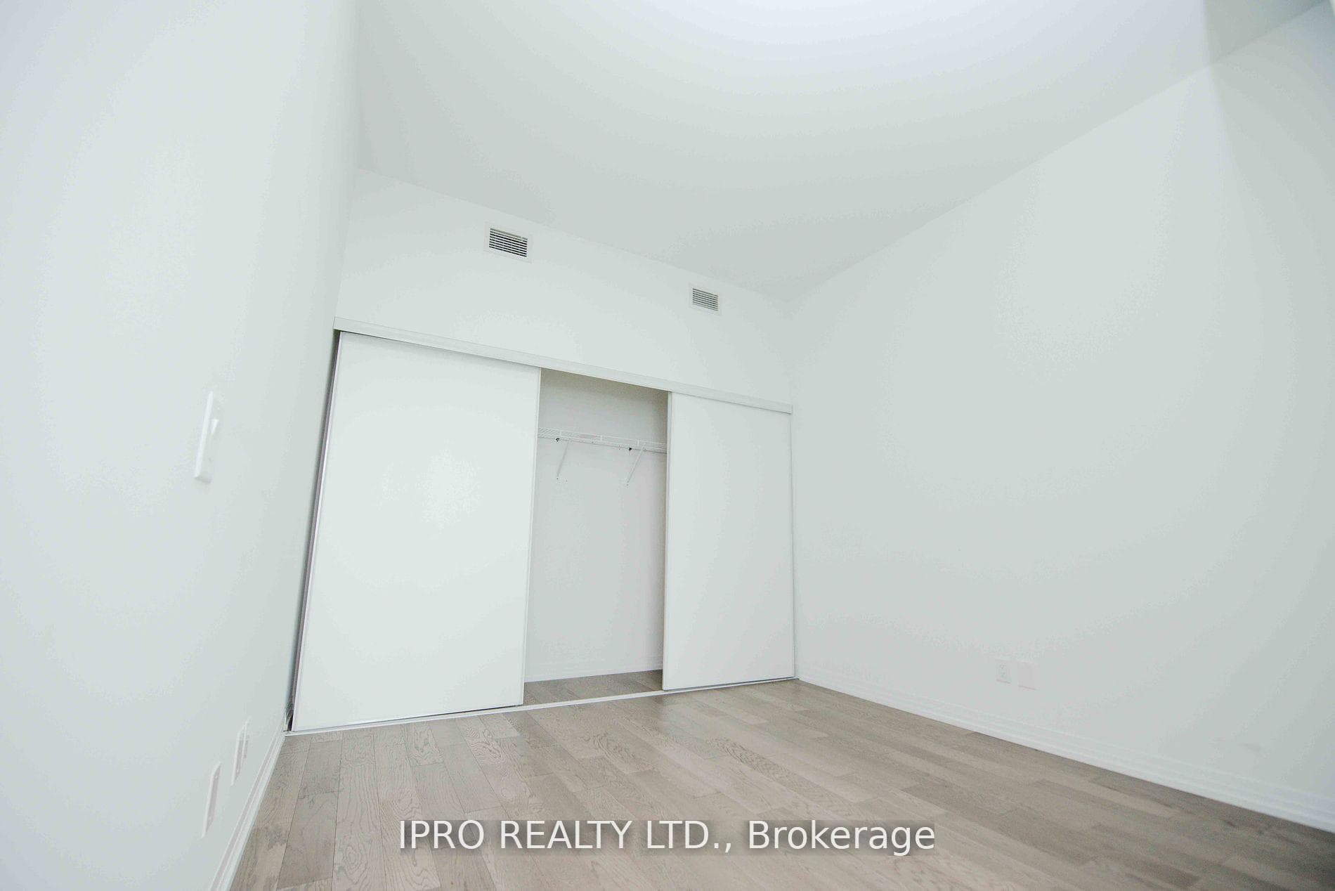 7711 Green Vista Gate Unit 913 photo 9