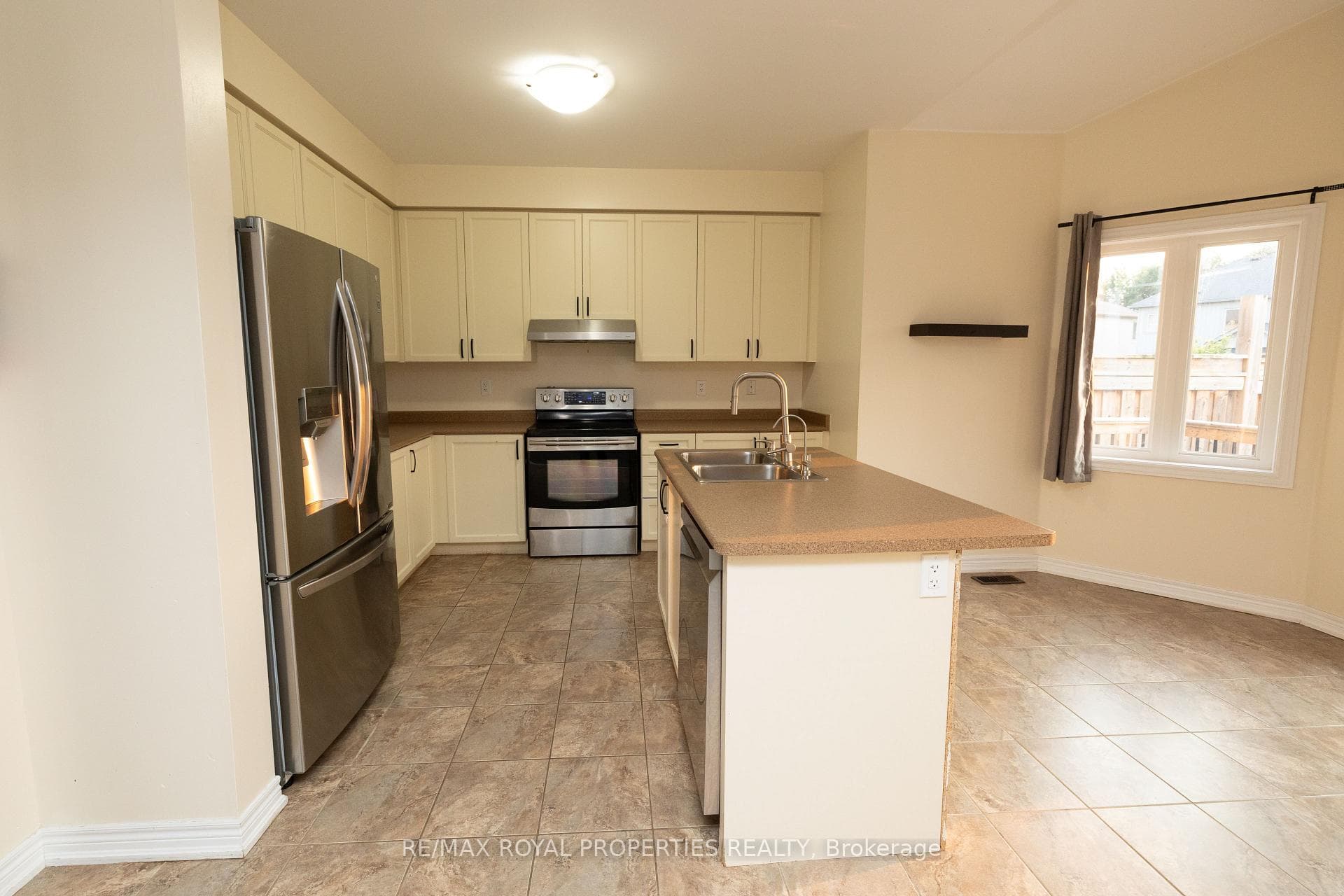 174 Maplewood Drive photo 7