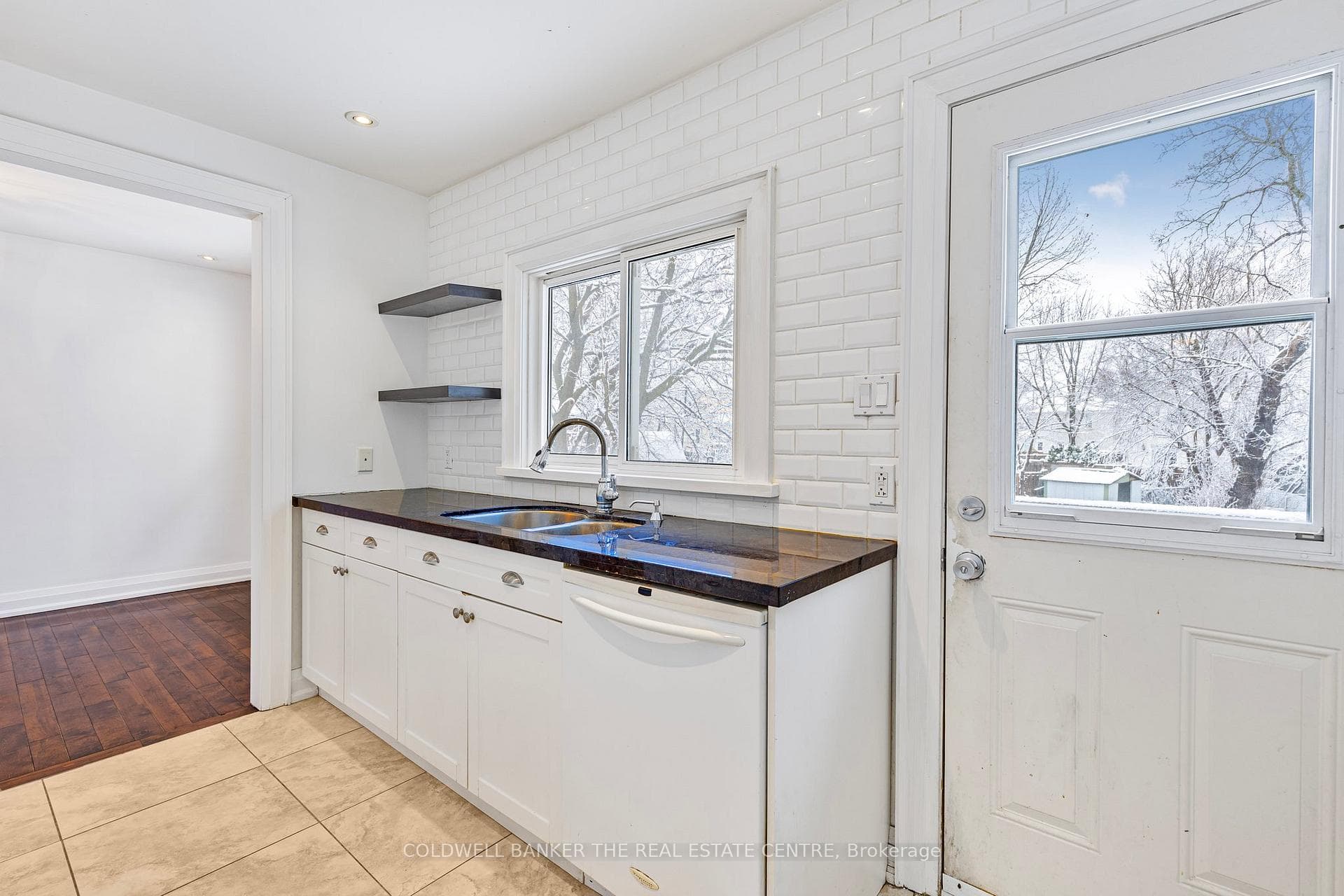 380 Boyer Street photo 14