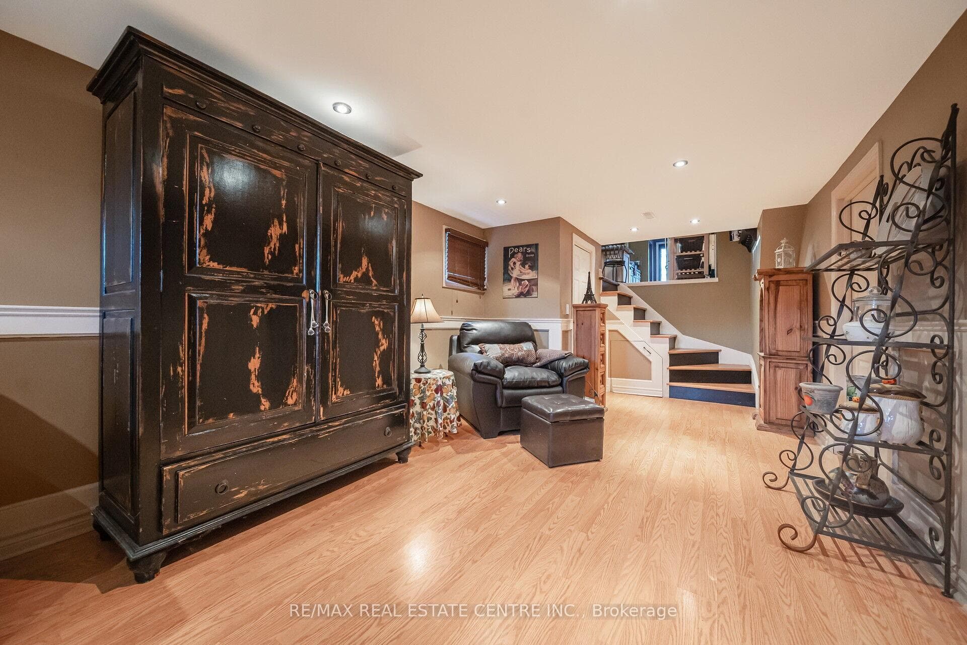 2532 Barcella Crescent photo 40