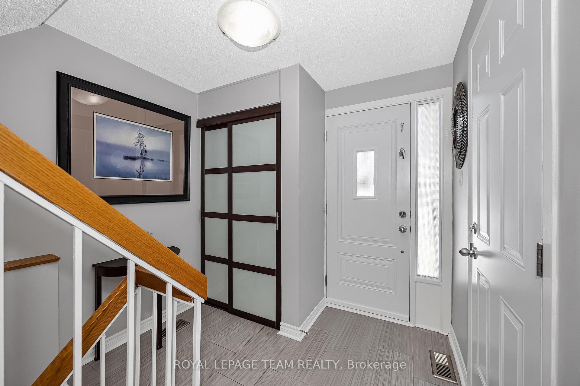 18 Benlea Drive Unit C photo 4