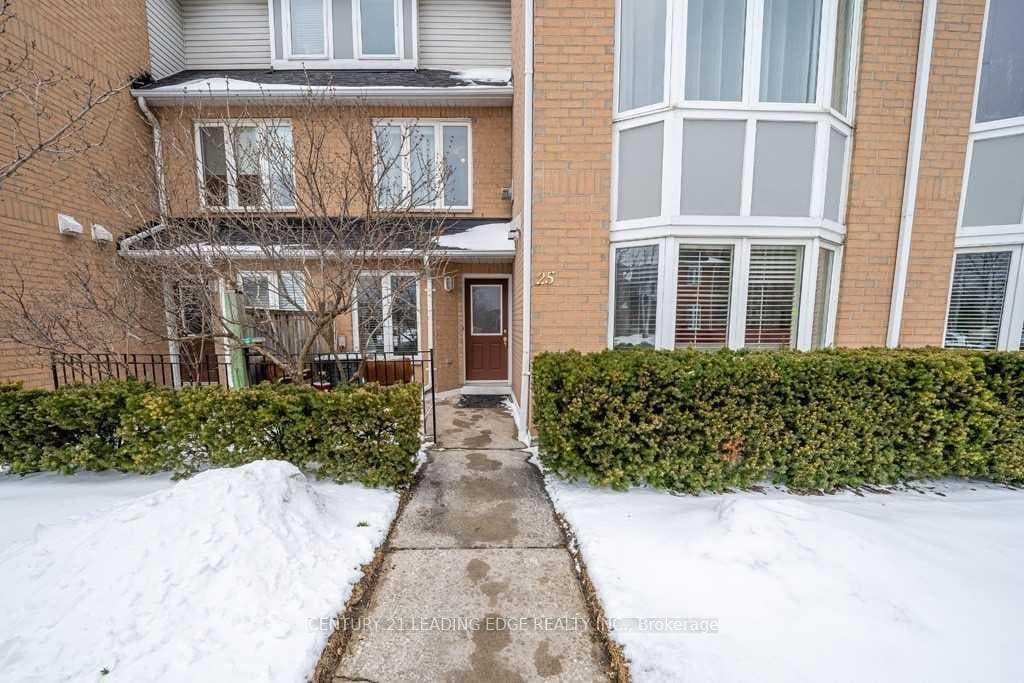 25 Mondeo Drive photo 3