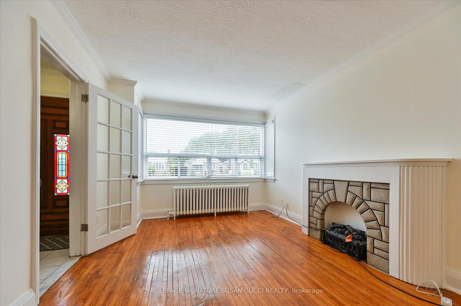 2747 St Clair Avenue photo 4