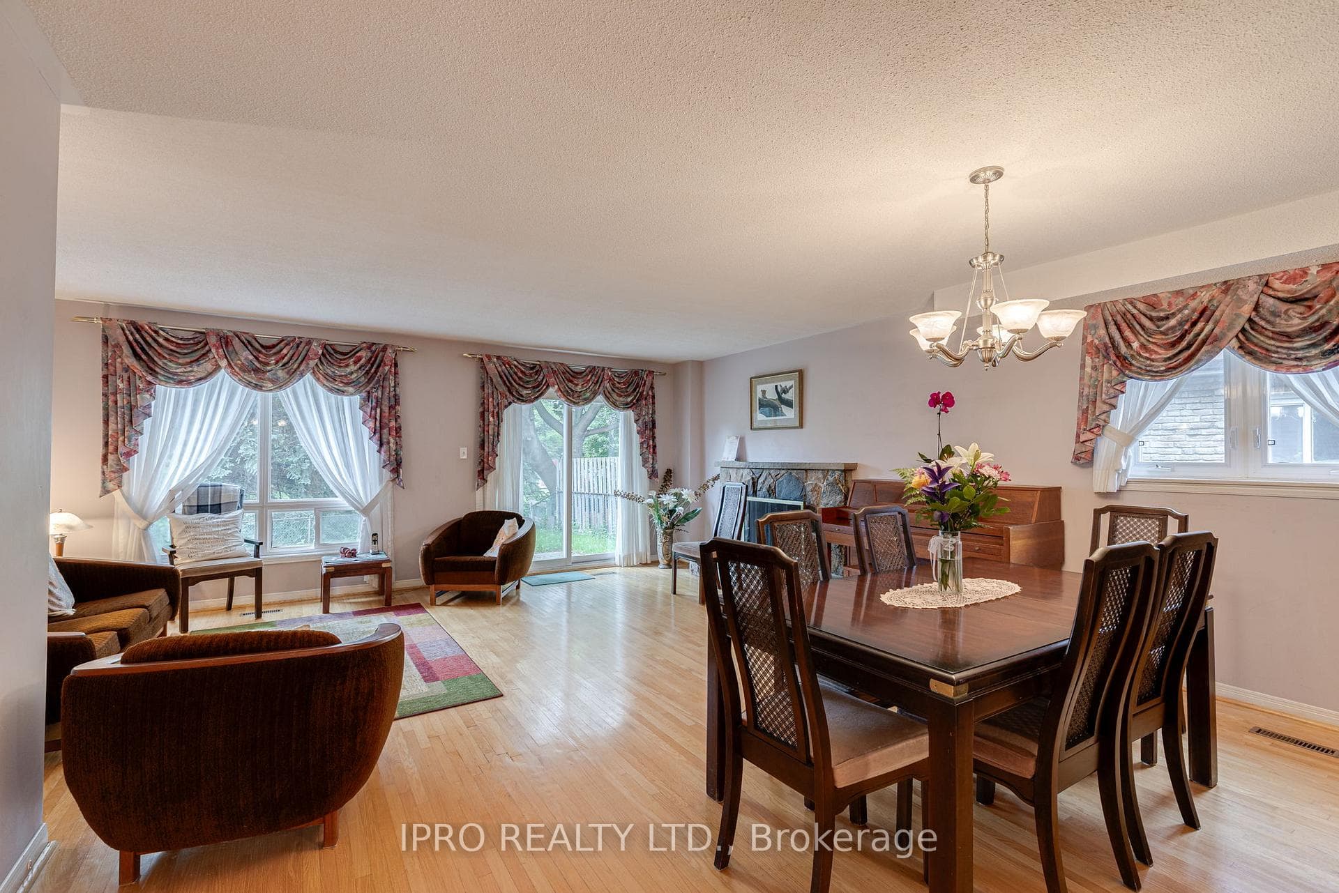 321 Chartland Boulevard photo 13