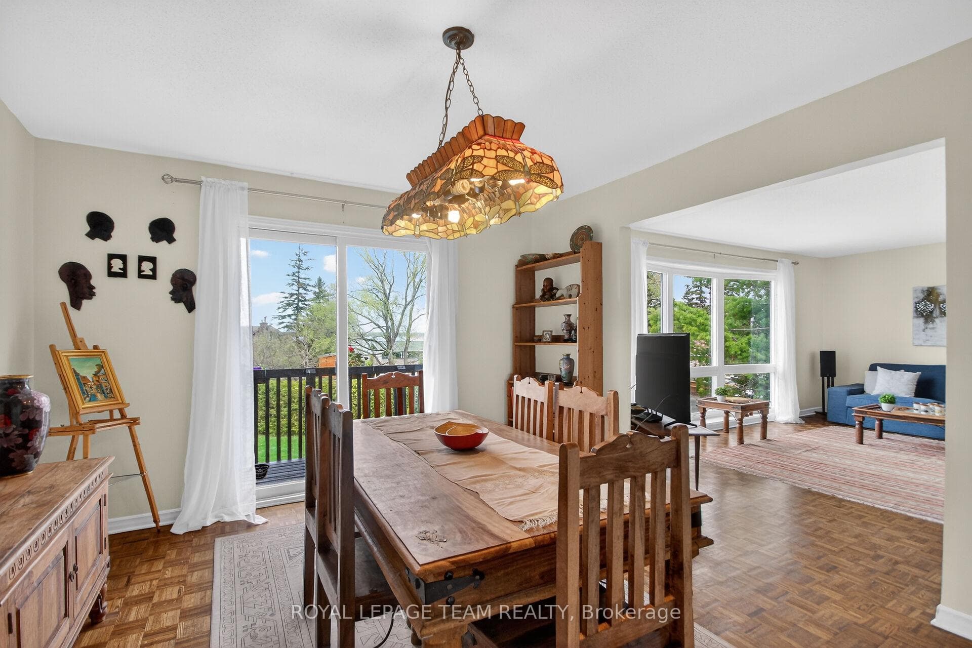 136 James Cummings Avenue photo 5