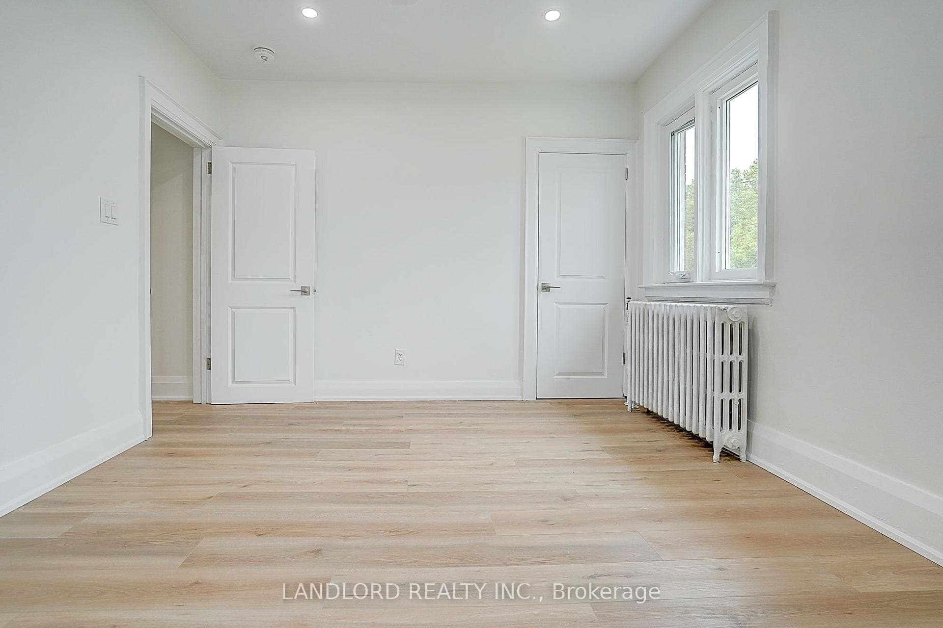 2520 Bloor Street Unit 12 photo 33
