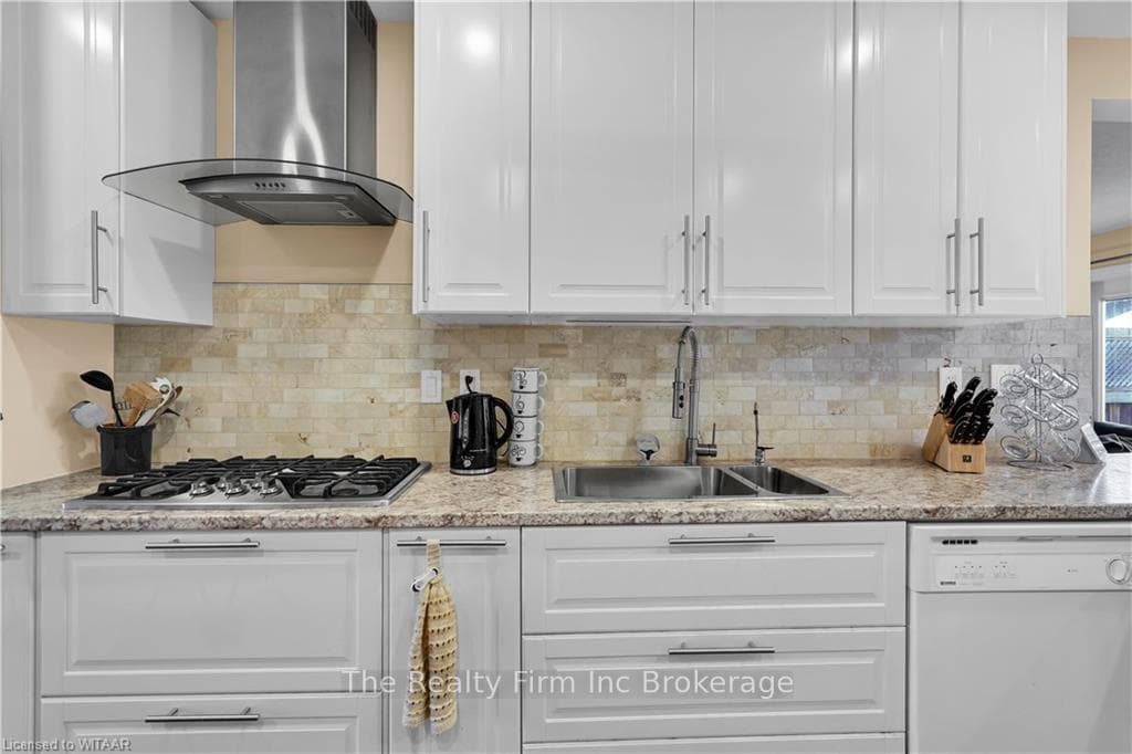 814 BERKSHIRE Drive photo 14