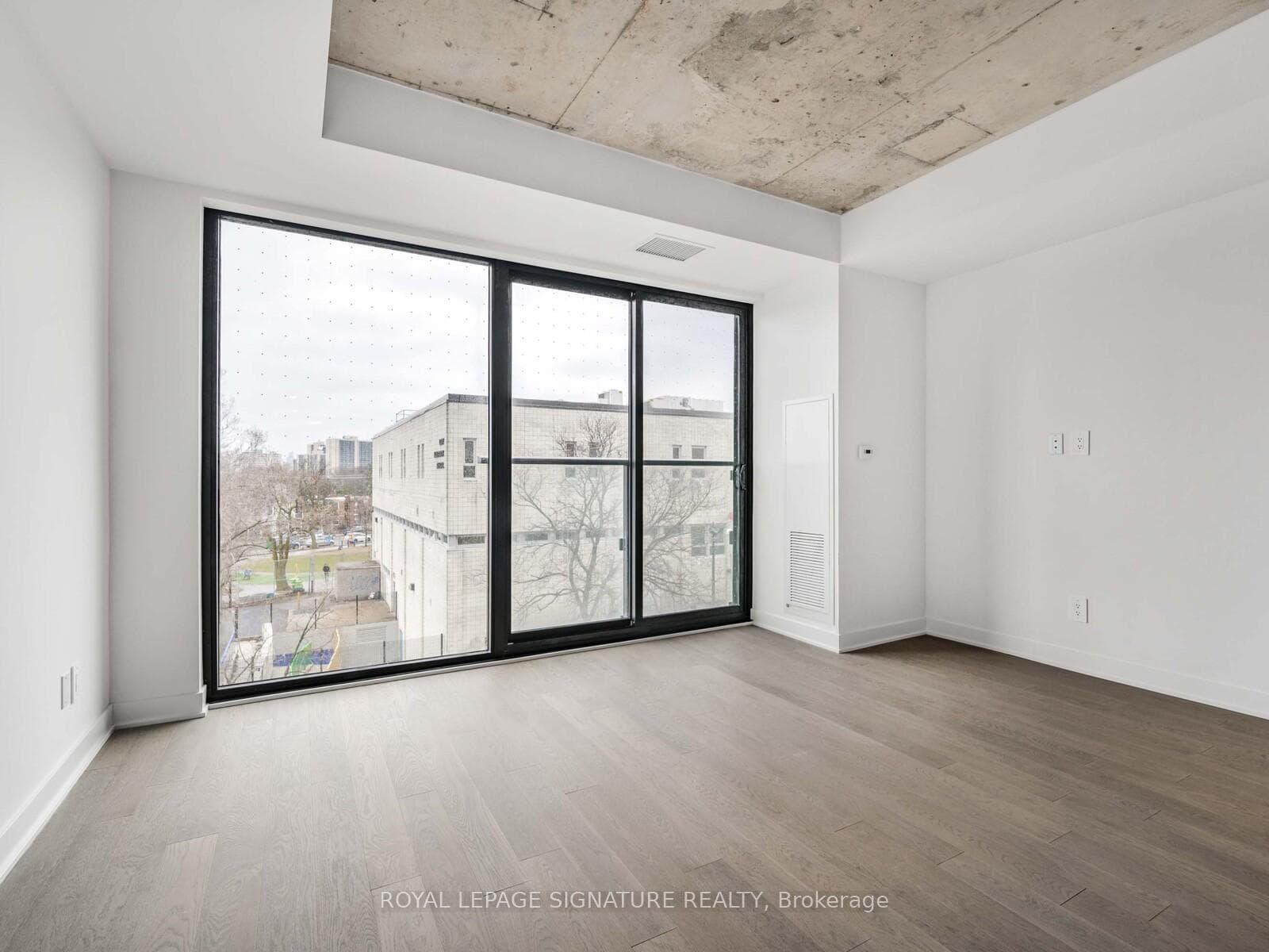 2720 Dundas Street Unit 303 photo 6