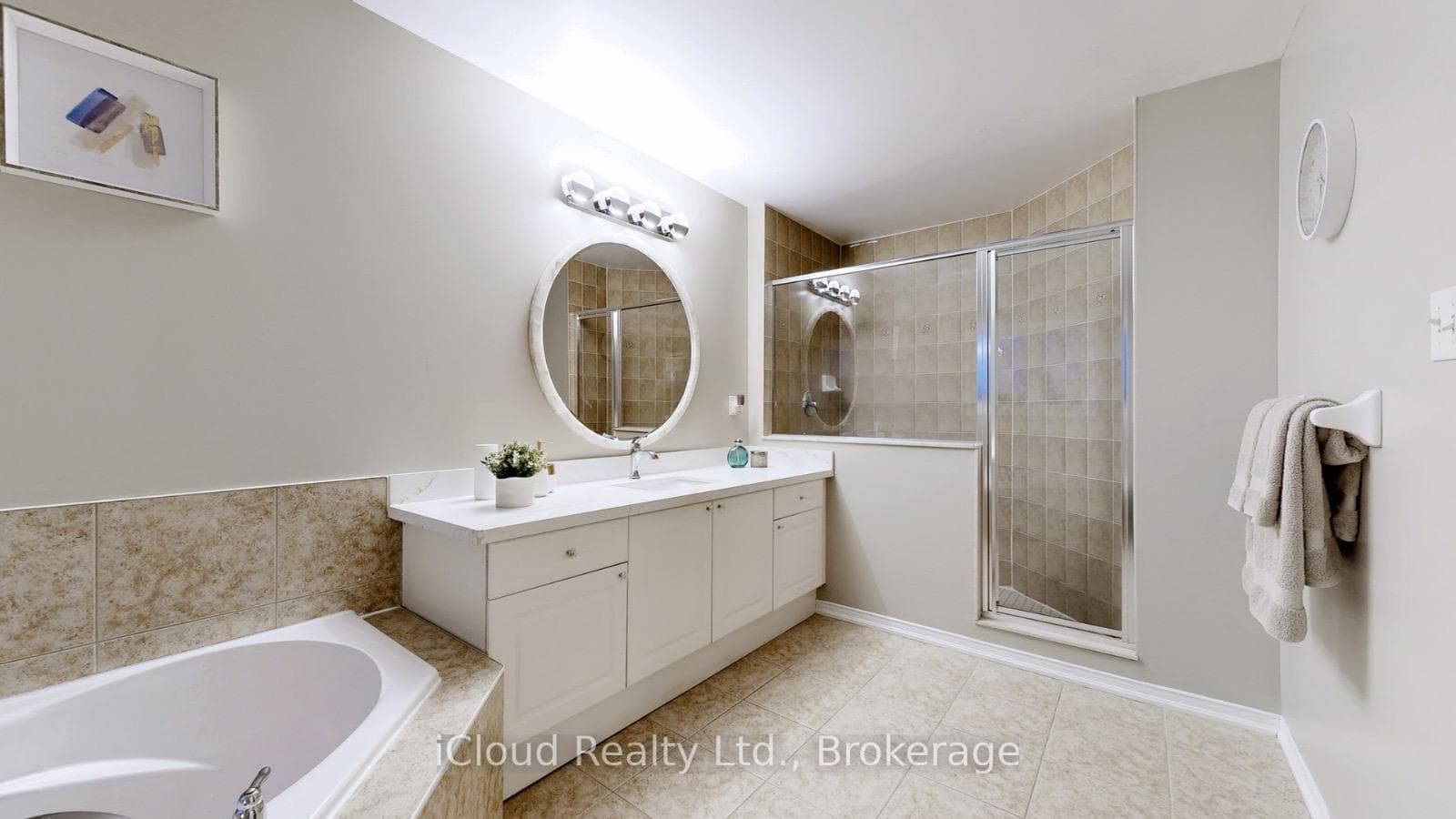 33 Alden Square photo 26