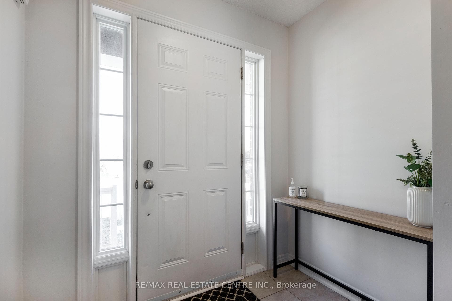 2220 Queensway Drive Unit 10 photo 2