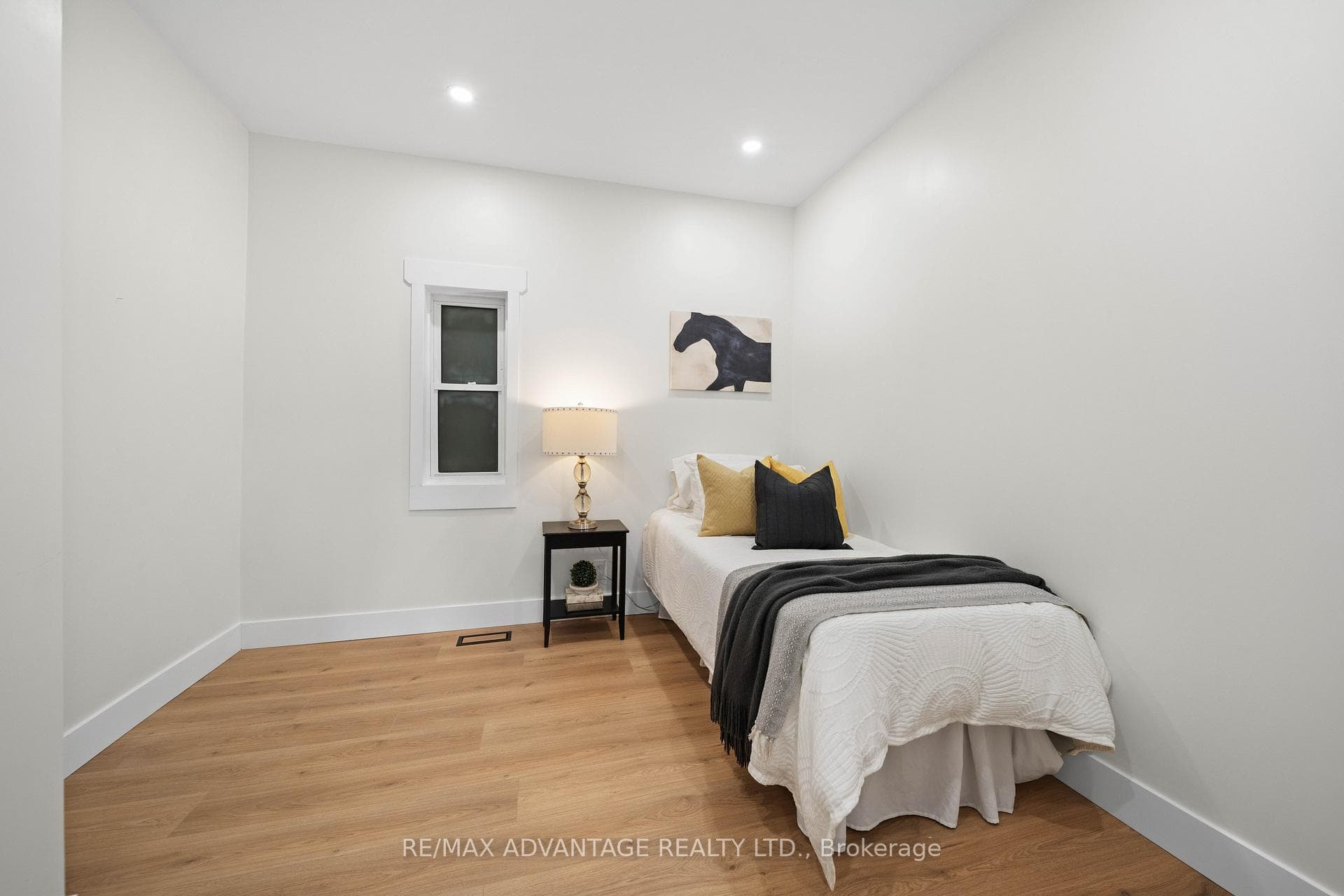 209 Victoria Street photo 23