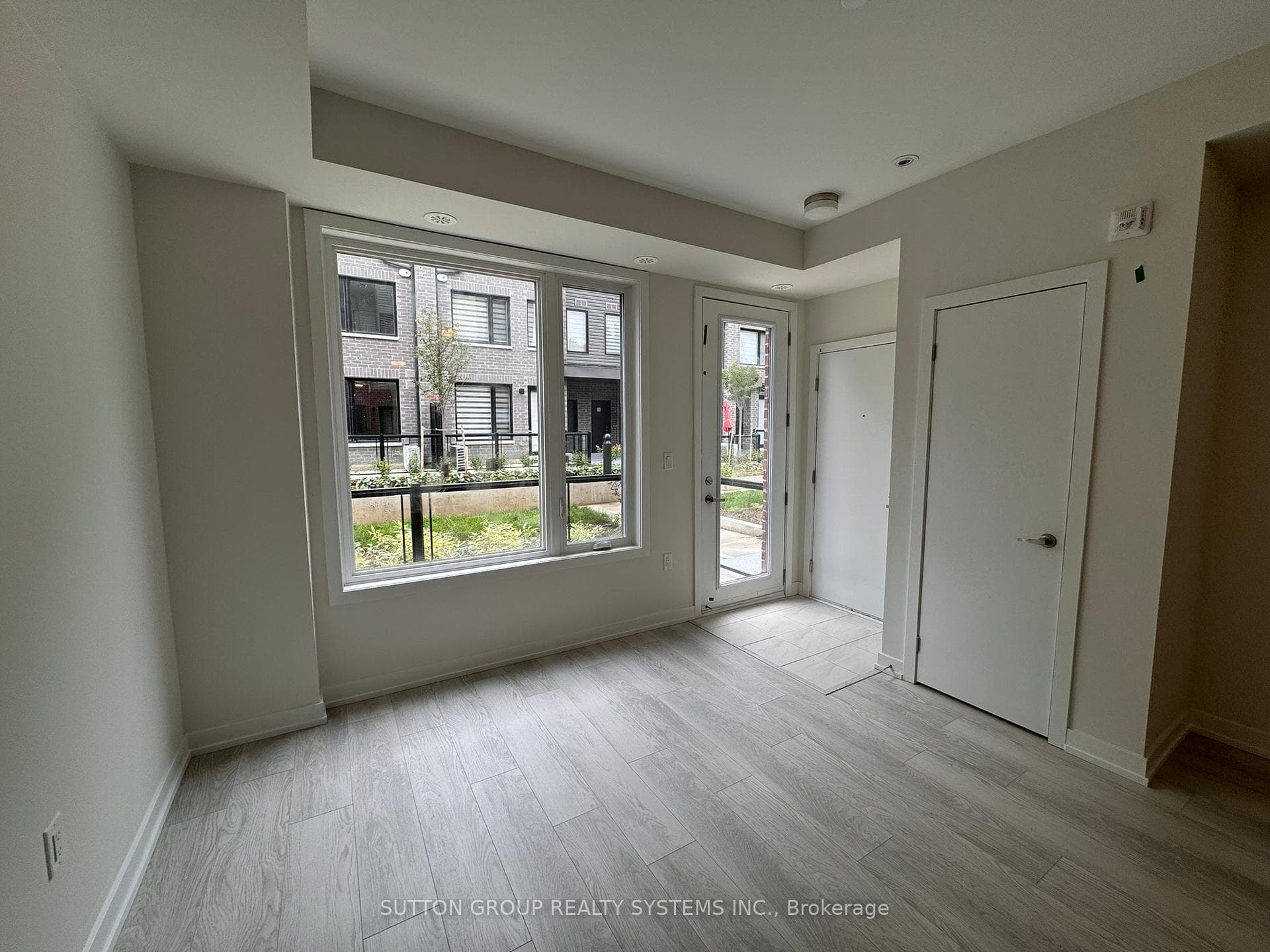 3566 Colonial Drive Unit 9 photo 5
