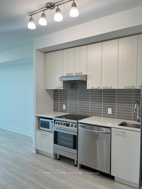 310 Tweedsmuir Avenue Unit 401 photo 16