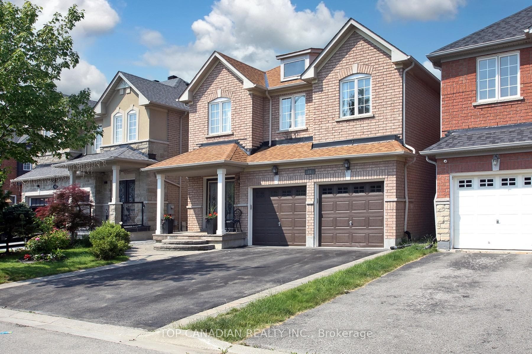 84 Maroon Drive photo 1