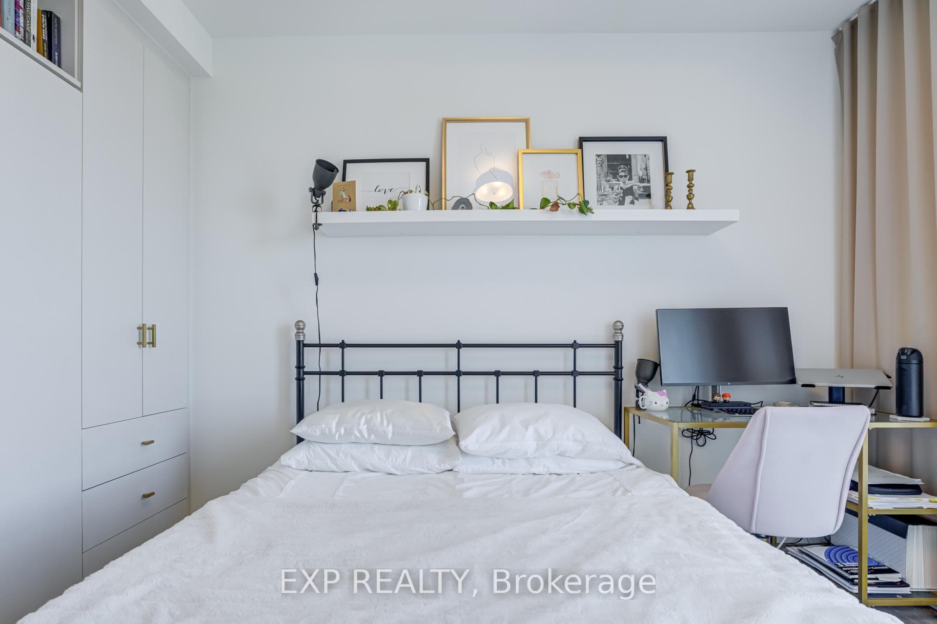 7 Mabelle Avenue Unit 3703 photo 18