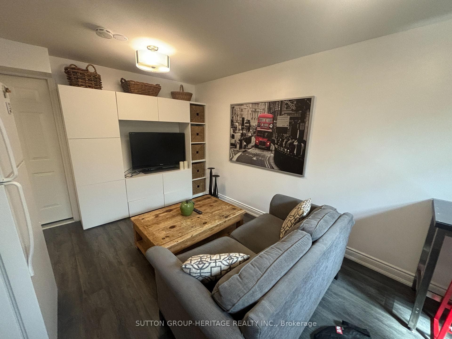 467 Bernhard Crescent photo 11