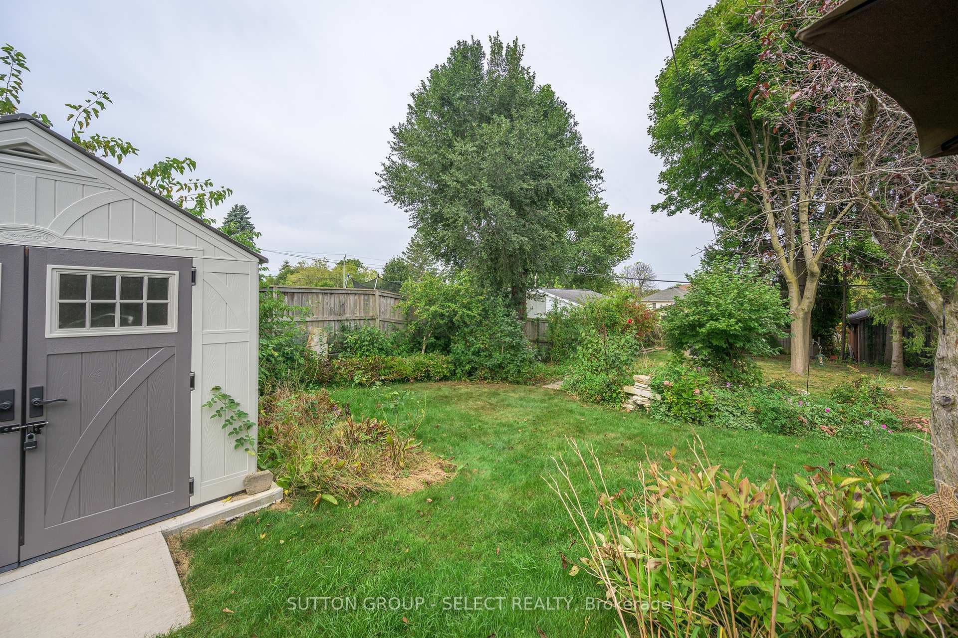 358 Dieppe Street photo 9