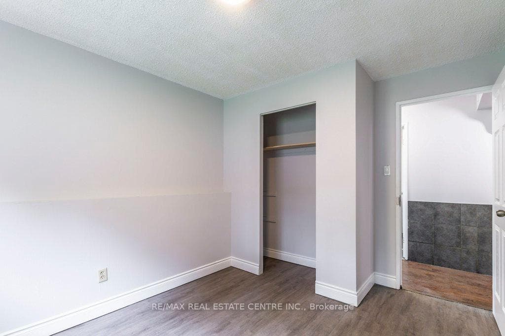 364 Meadowbrook Drive photo 23