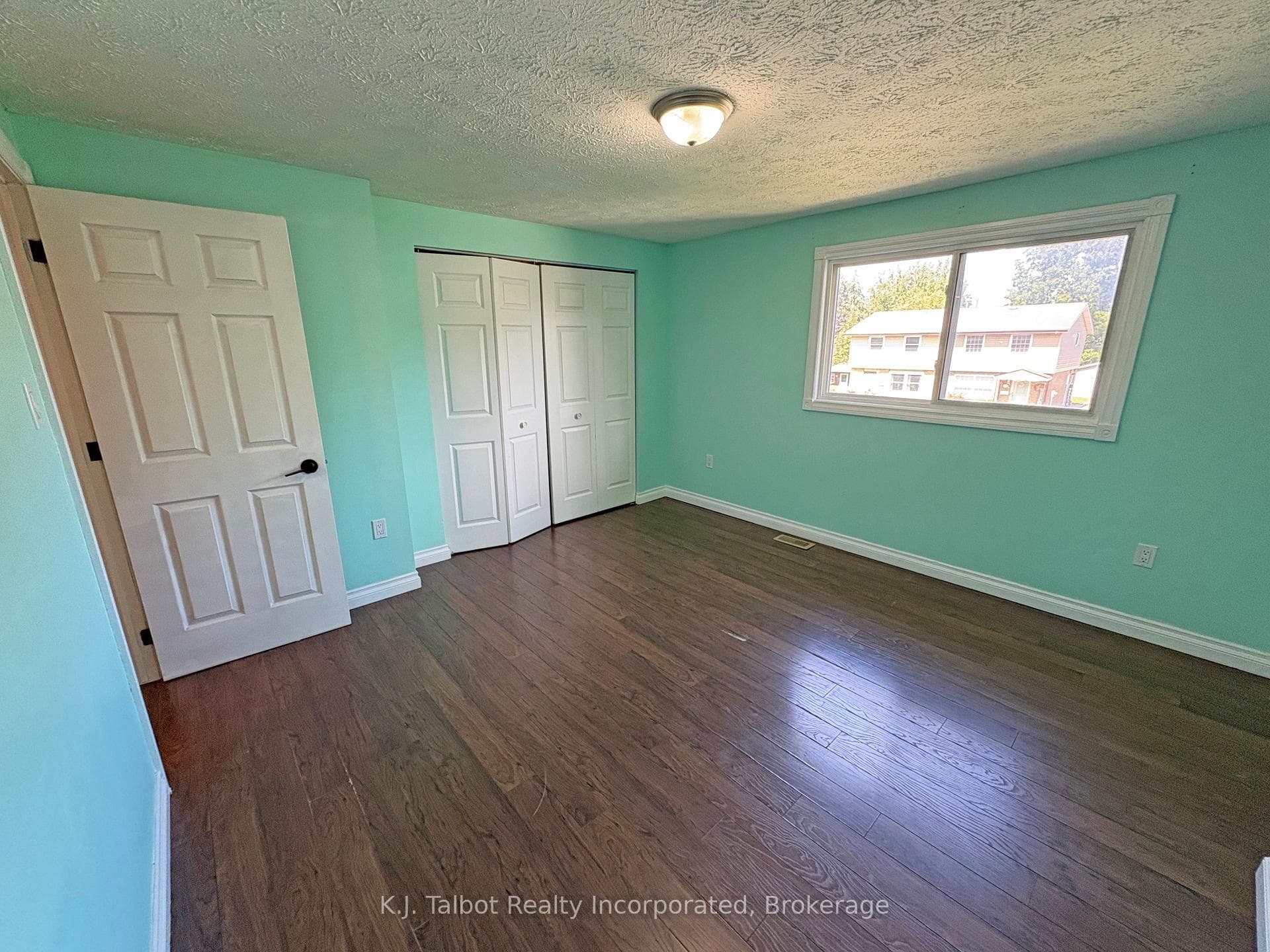 118 Bennett Street photo 13