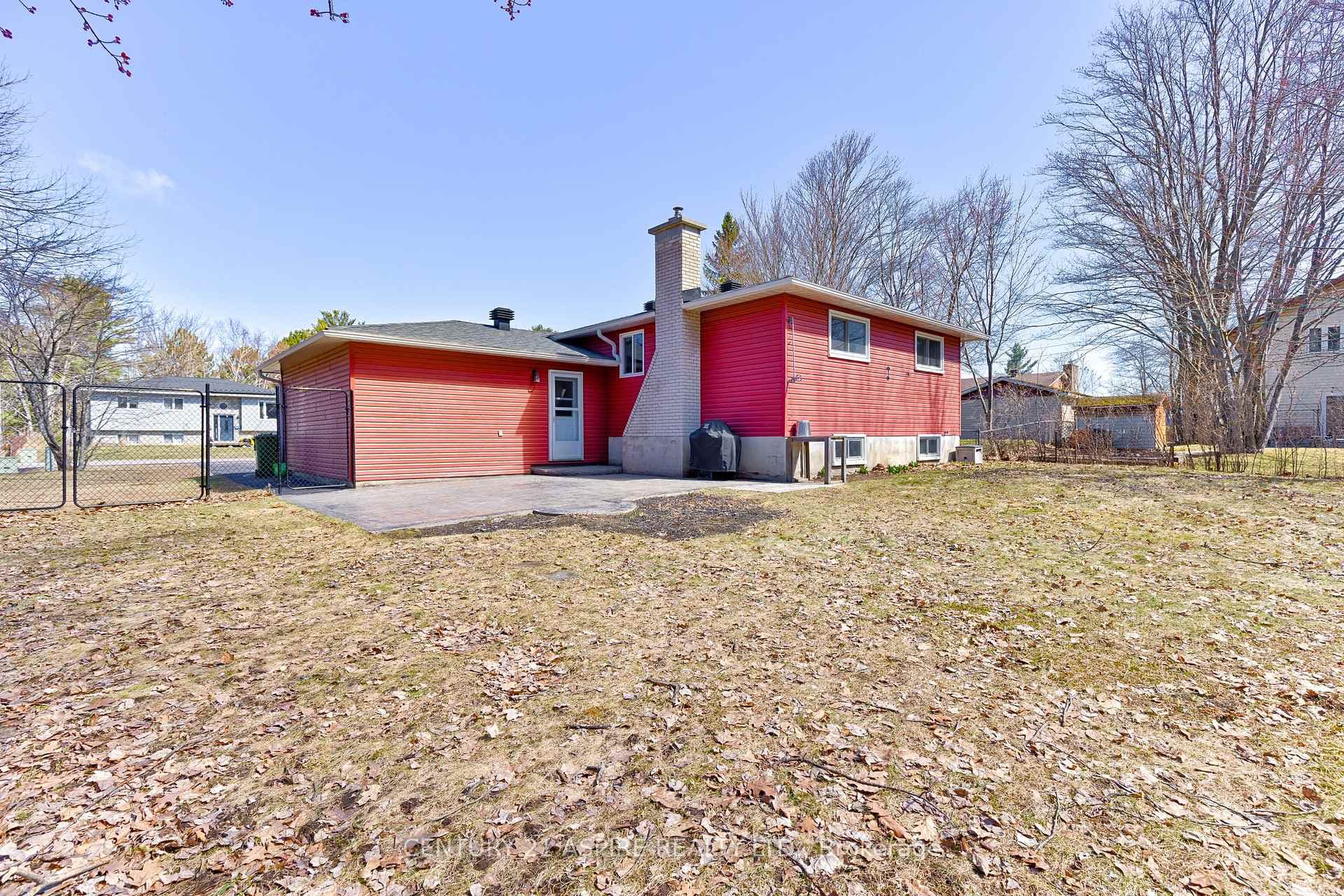15 Roy Street photo 42