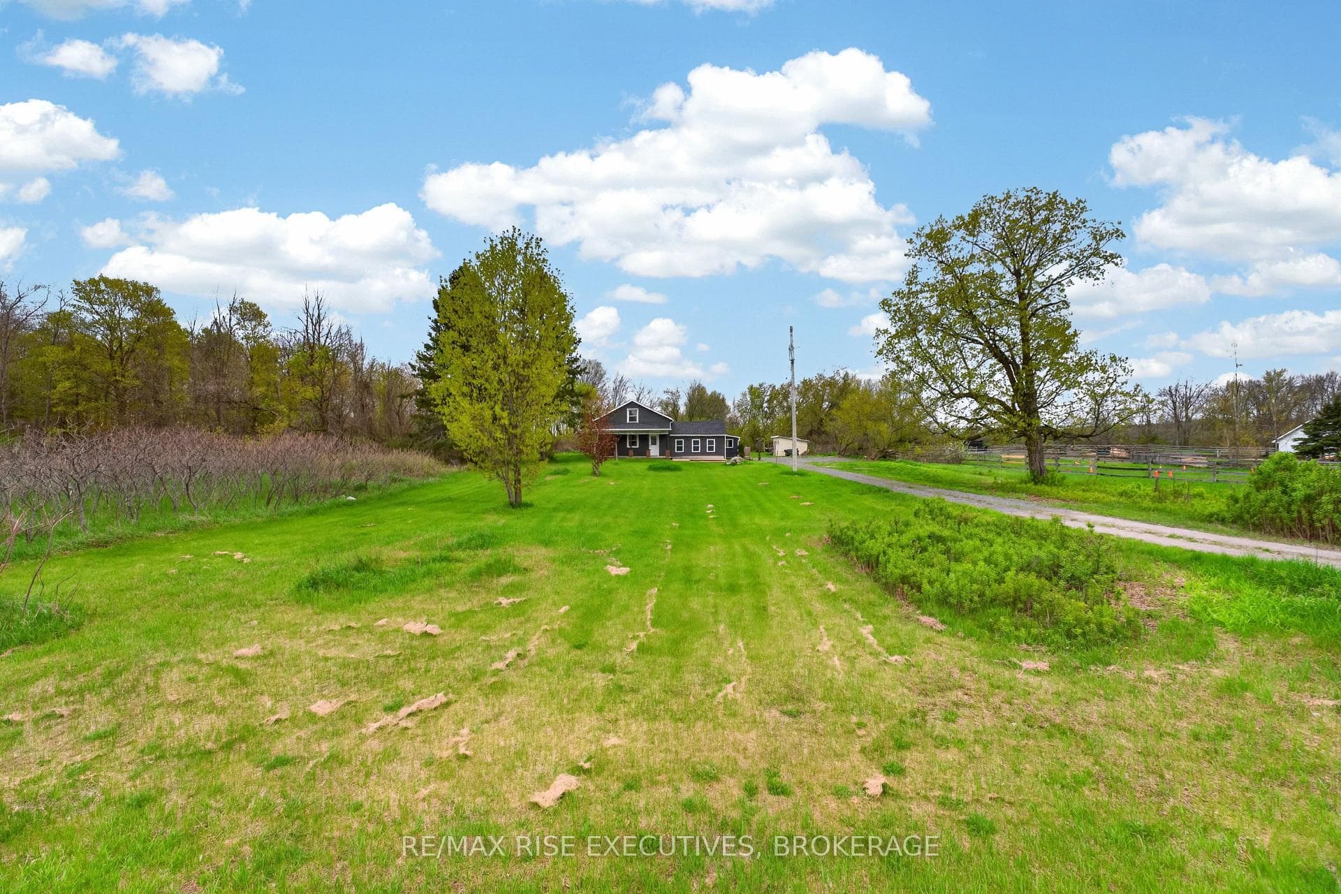 750 Moira Road photo 3