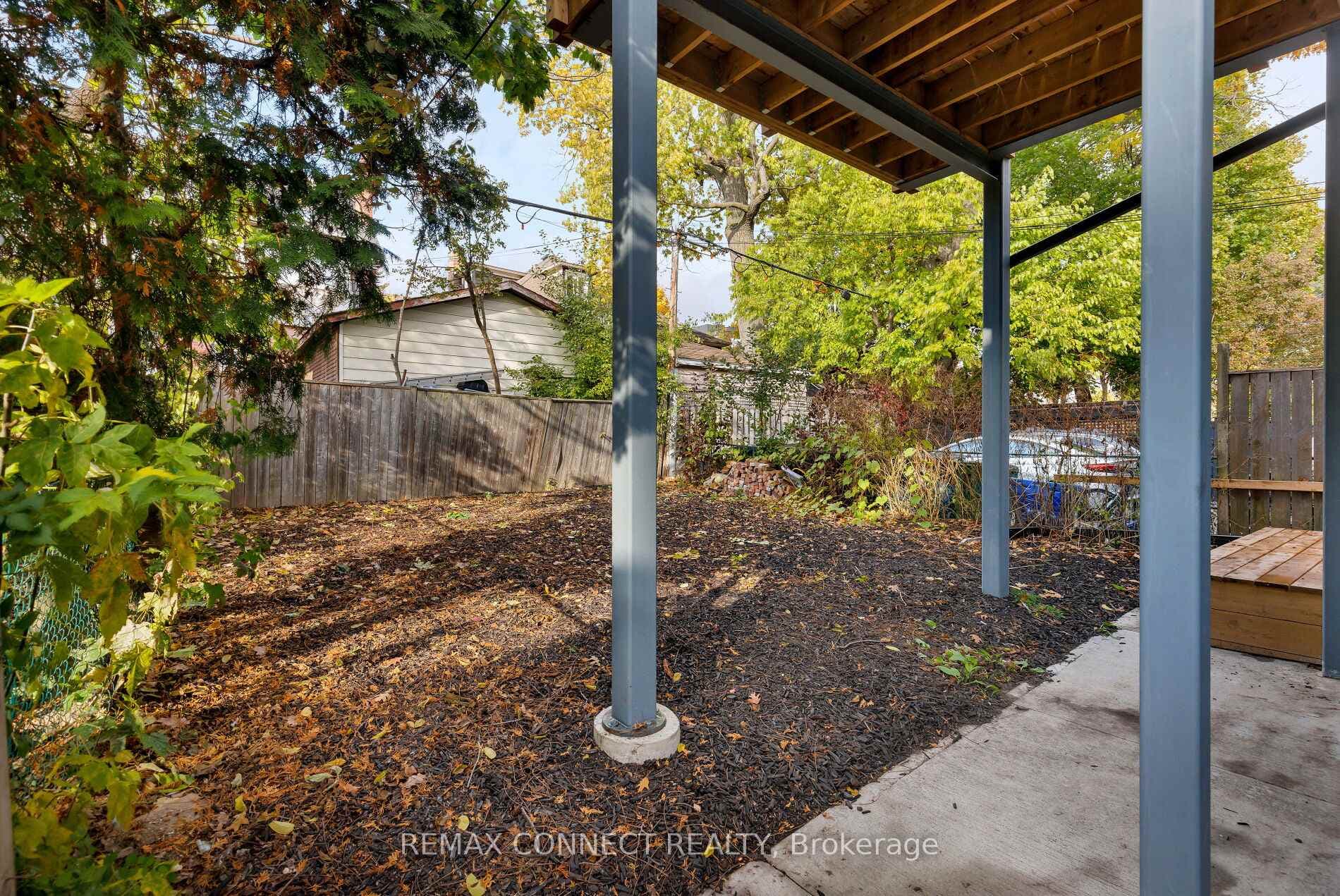 16 Rosemount Avenue Unit Main photo 23