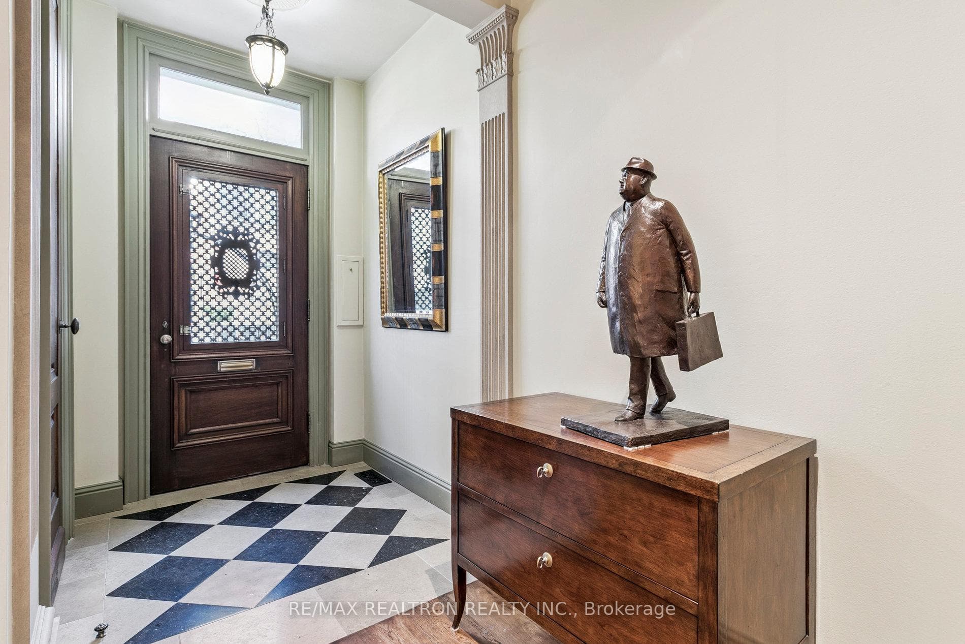 8 Belmont Street photo 4
