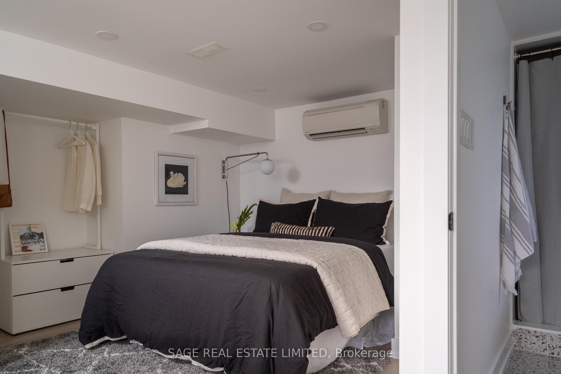 276 Oakwood Avenue photo 46