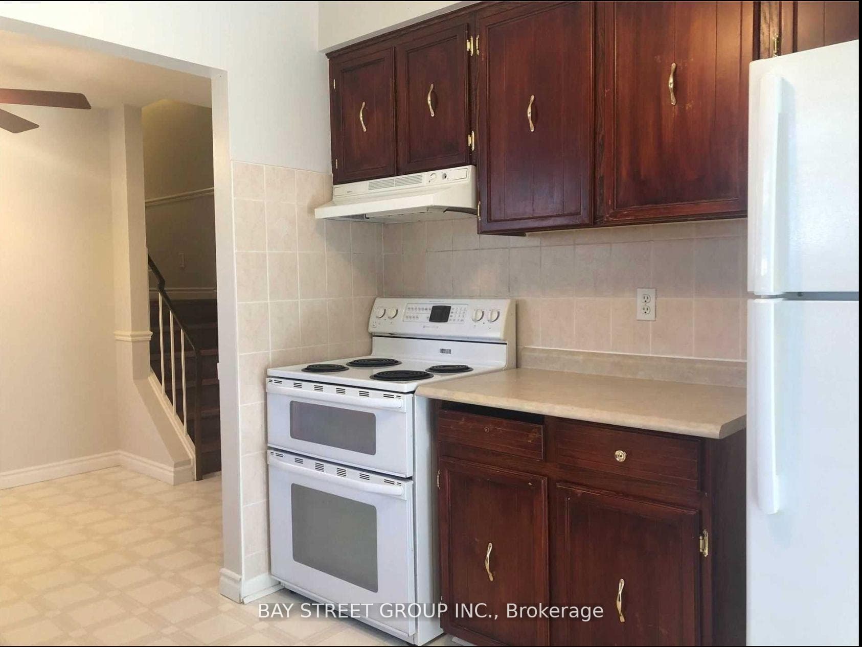 641 Eaglemount Crescent Unit Upper photo 8