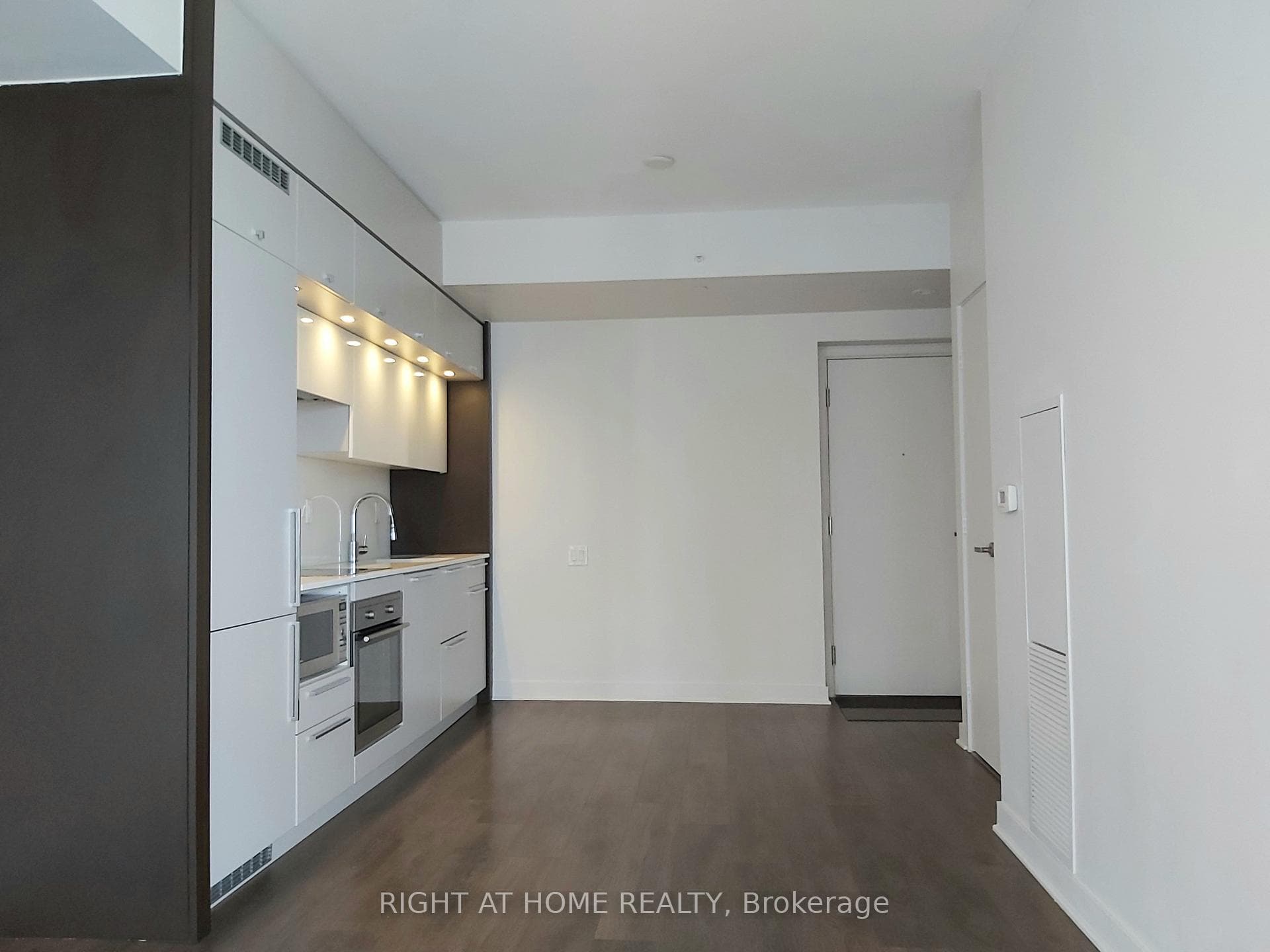 15 Grenville Street Unit 5005 photo 5