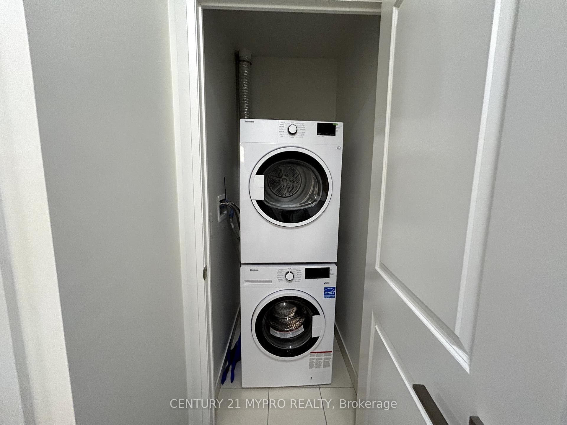 591 Sheppard Avenue Unit 526 photo 9