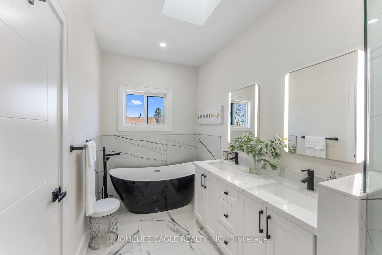 200 Oakridge Drive photo 22