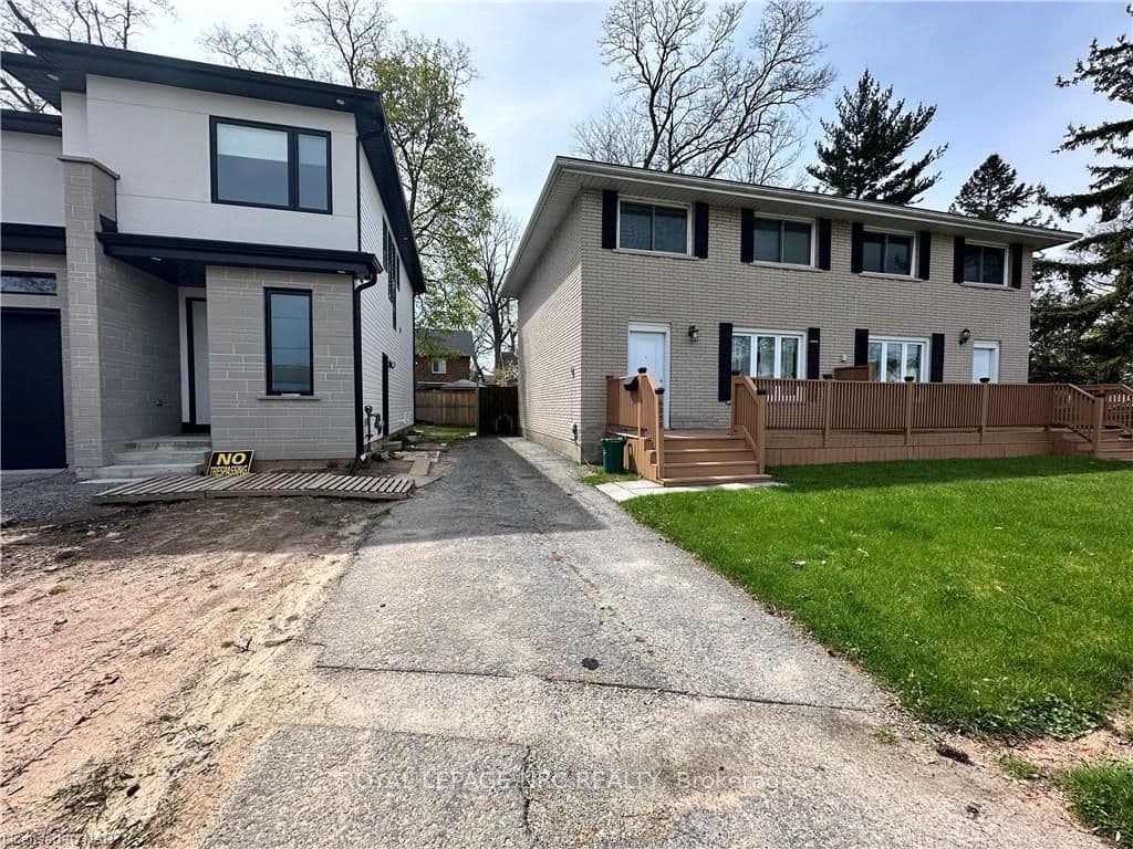 6258 RIALL Street photo 22