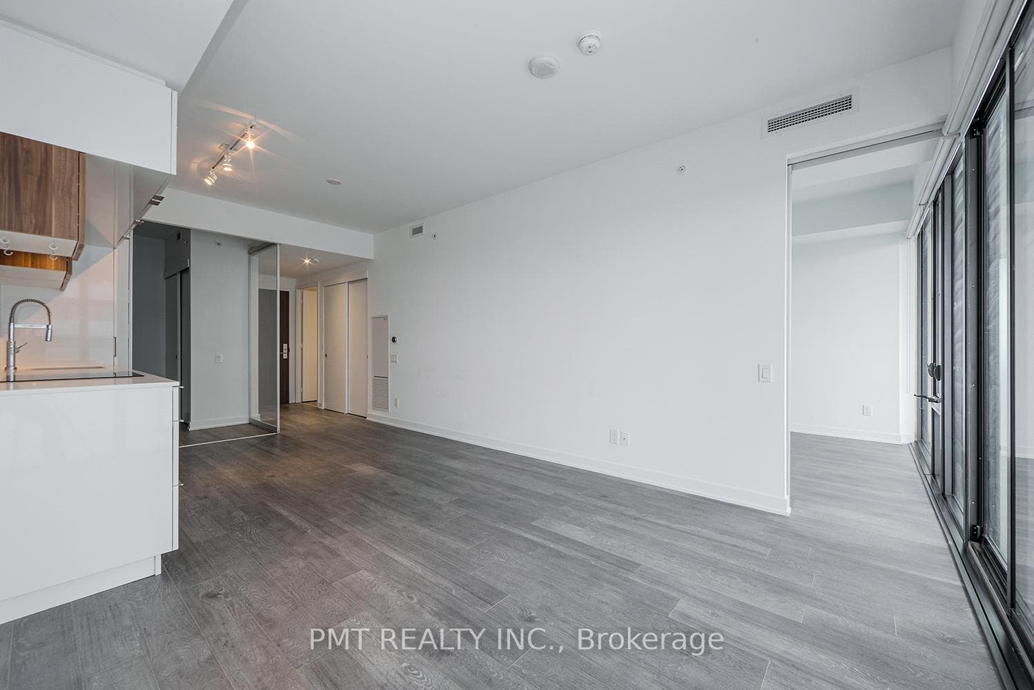 185 Roehampton Avenue Unit 2401 photo 21