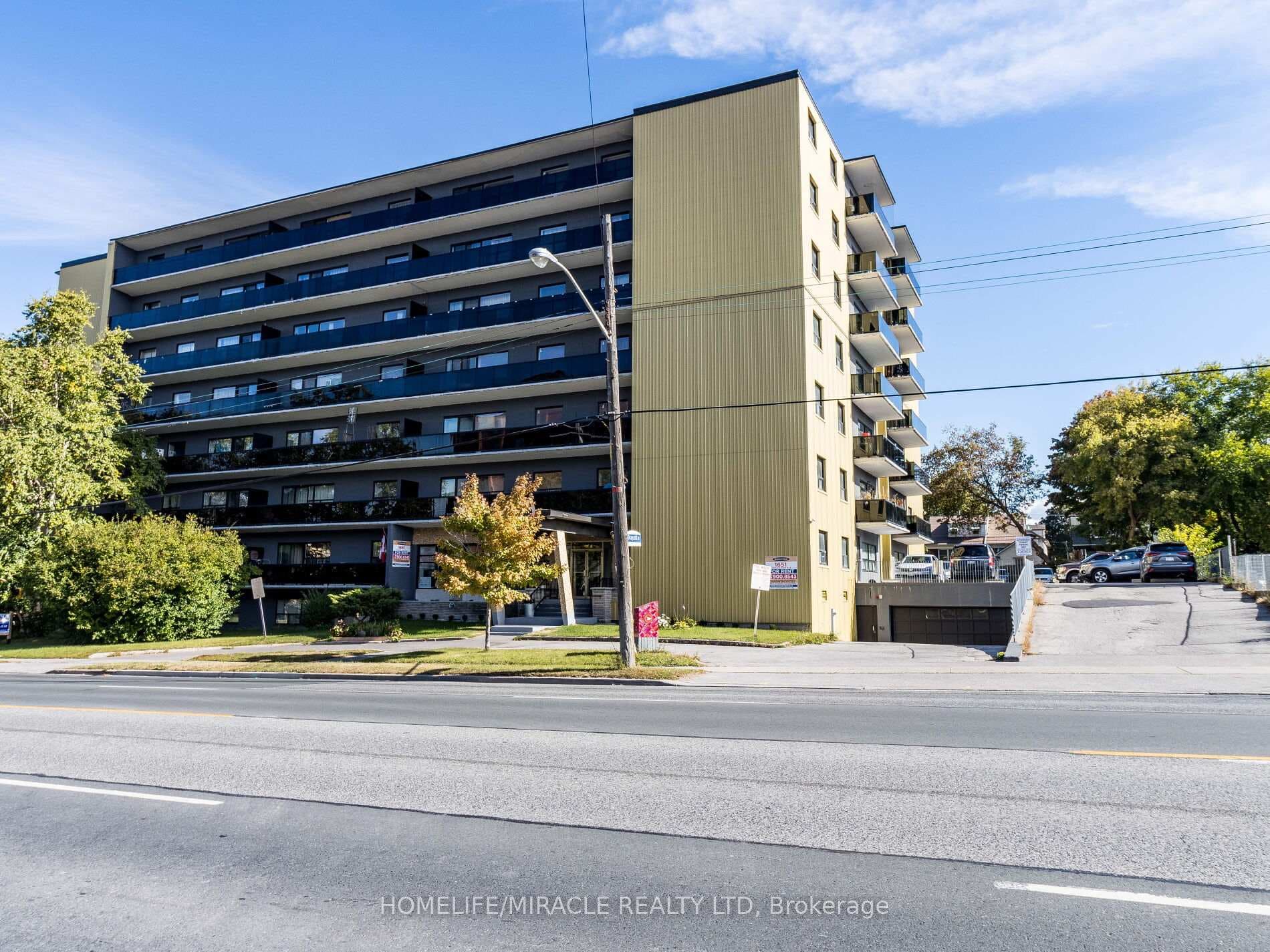 1651 VICTORIA PARK Avenue Unit 808 photo 3