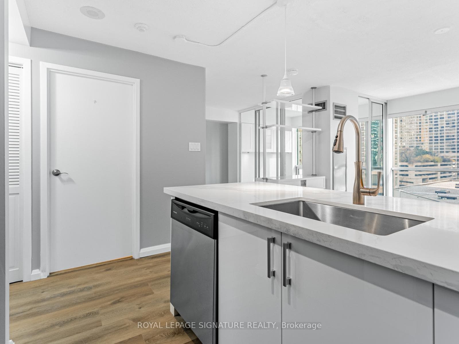 10 Queens Quay Unit 709 photo 8